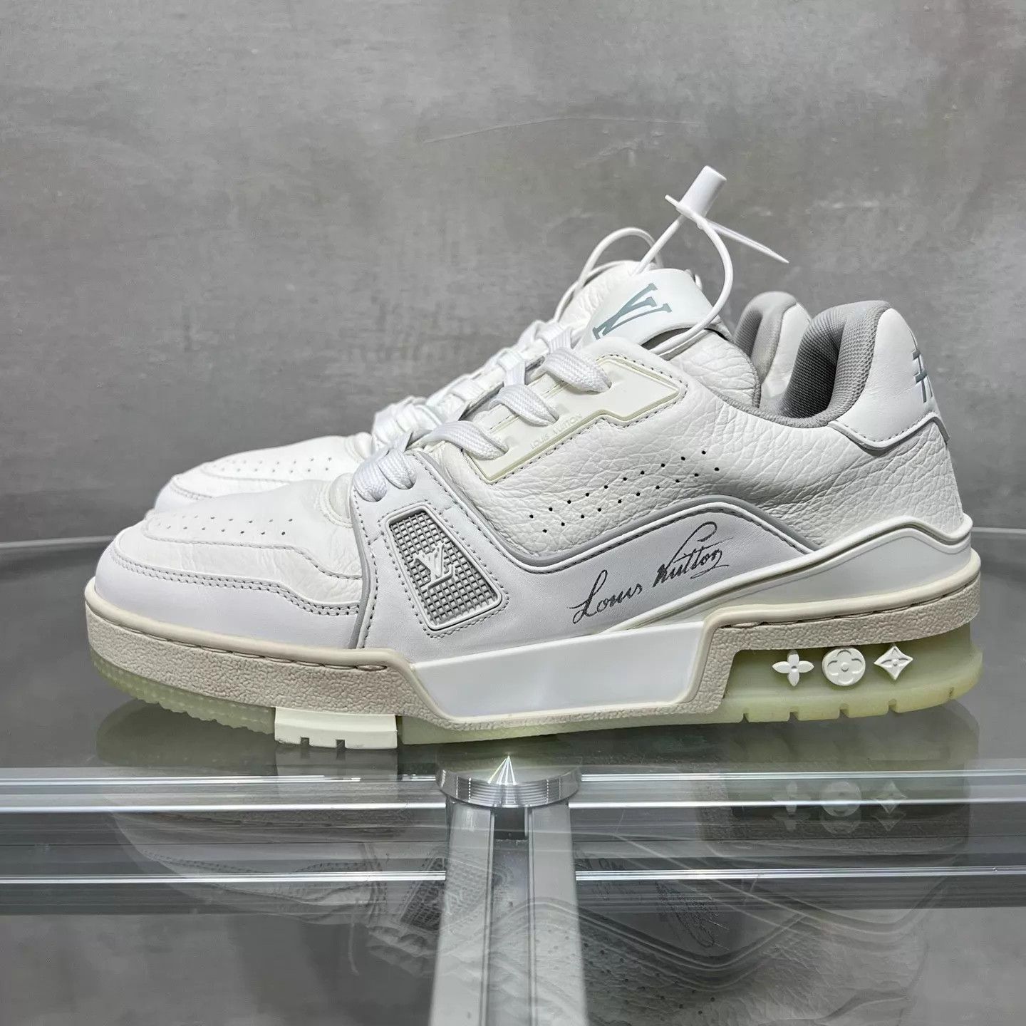 Louis Vuitton LV Trainer White Cement UK3.5/37.5 YH25245 Size US 7 / IT 37 - 3 Thumbnail