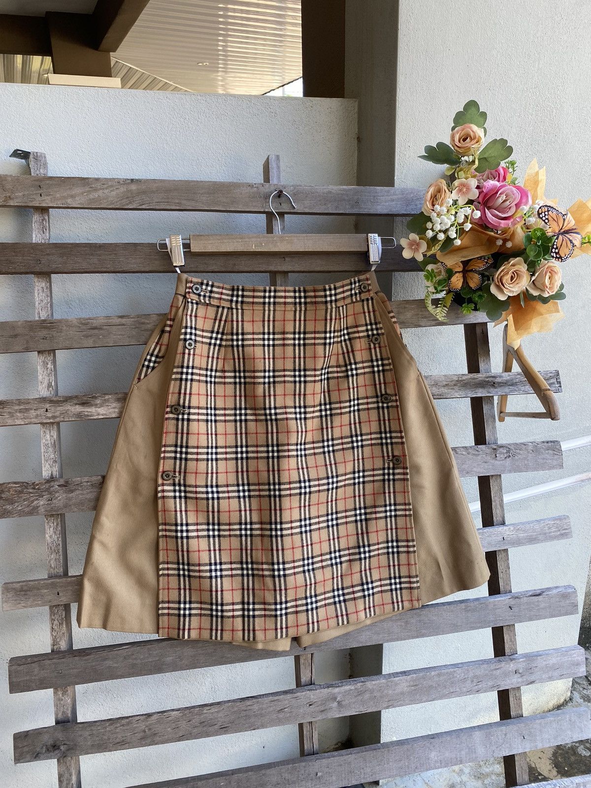 Burberry × Vintage Vintage Burberry Nova Check Short Pants Size 27" / US 4 / IT 40 - 1 Thumbnail