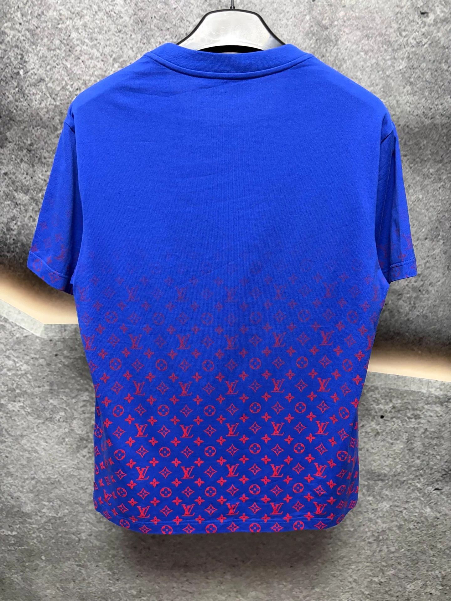 Louis Vuitton LV XL Short Sleeve Tee IT Almost New Size US XL / EU 56 / 4 - 2 Thumbnail