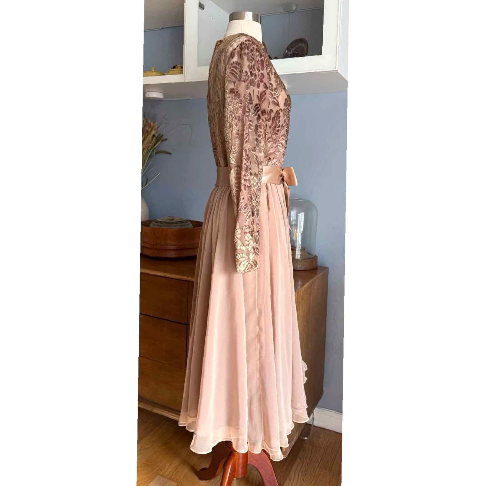 Velvet VINTAGE Harold Levine Boutique Dress Floral Velvet Silk Chiffon Cocktail 70s S Champagne Bohemian Tea Dress Womens Size S / US 4 / IT 40 - 5 Thumbnail
