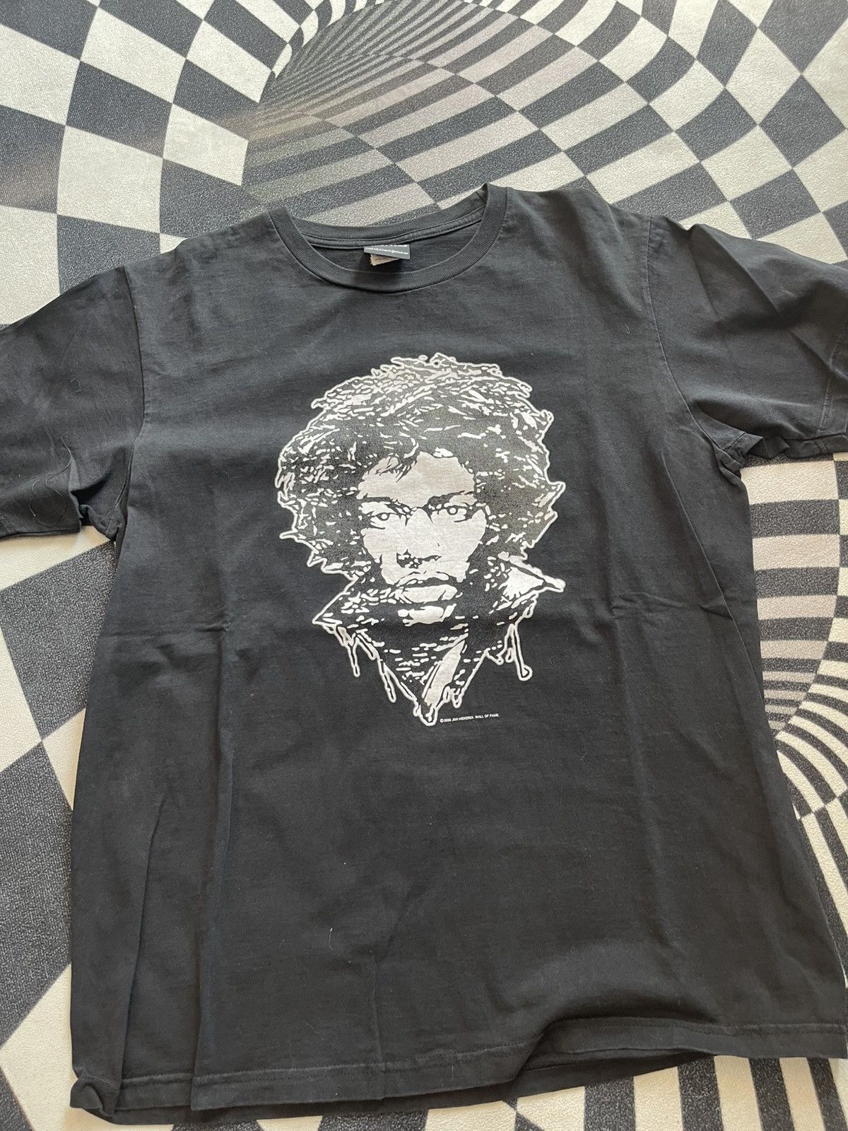Band Tees 2006 Jimi Hendrix "Wall of Fame" Vintage Style Portrait Tee Size US XL / EU 56 / 4 - 2 Thumbnail