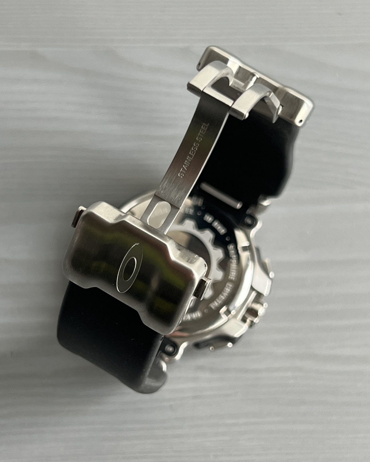 Oakley Oakley Crankcase Large 3-Hand Stainless Steel Carbon Watch Size ONE SIZE - 10 Thumbnail