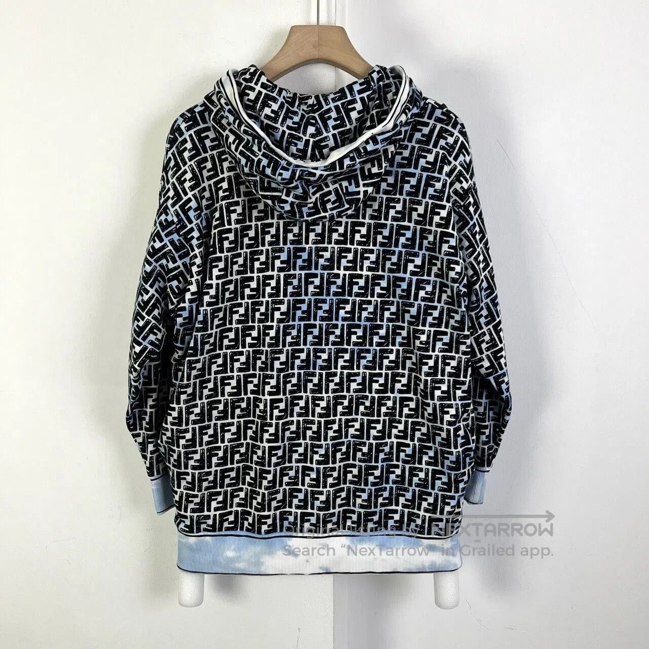 Fendi fendi logo print hoodie in black and blue. Size US S / EU 44-46 / 1 - 2 Thumbnail
