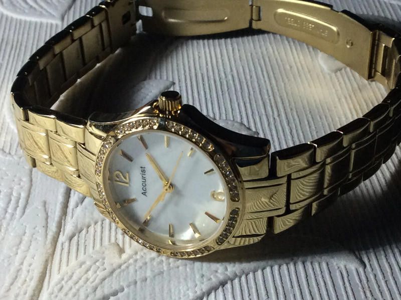 Designer Accurist ladies gold bracelet watch Size ONE SIZE - 4 Thumbnail