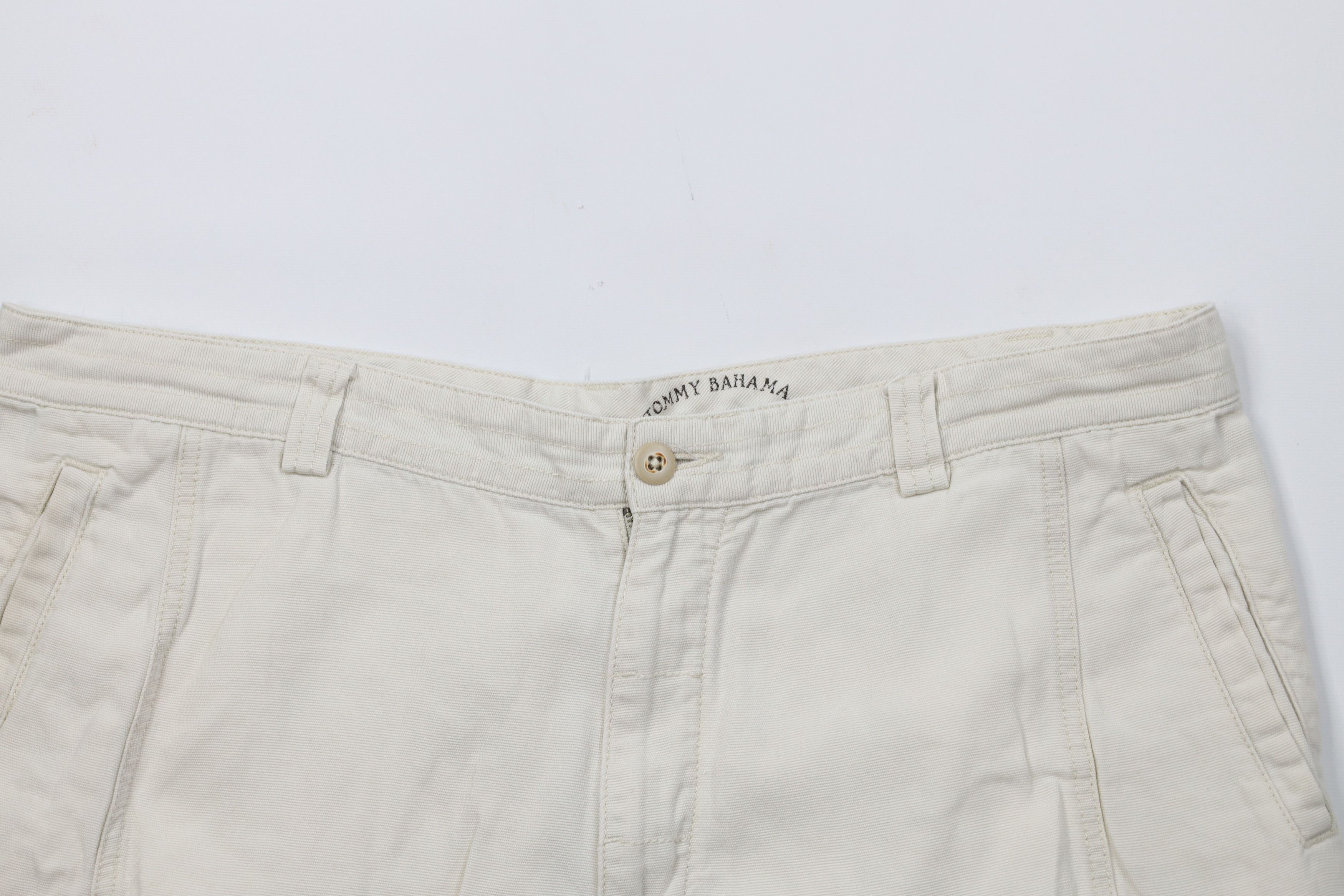 Tommy Bahama Vintage Tommy Bahama Relax Baggy Fit Cargo Shorts Beige Size US 38 / EU 54 - 2 Thumbnail