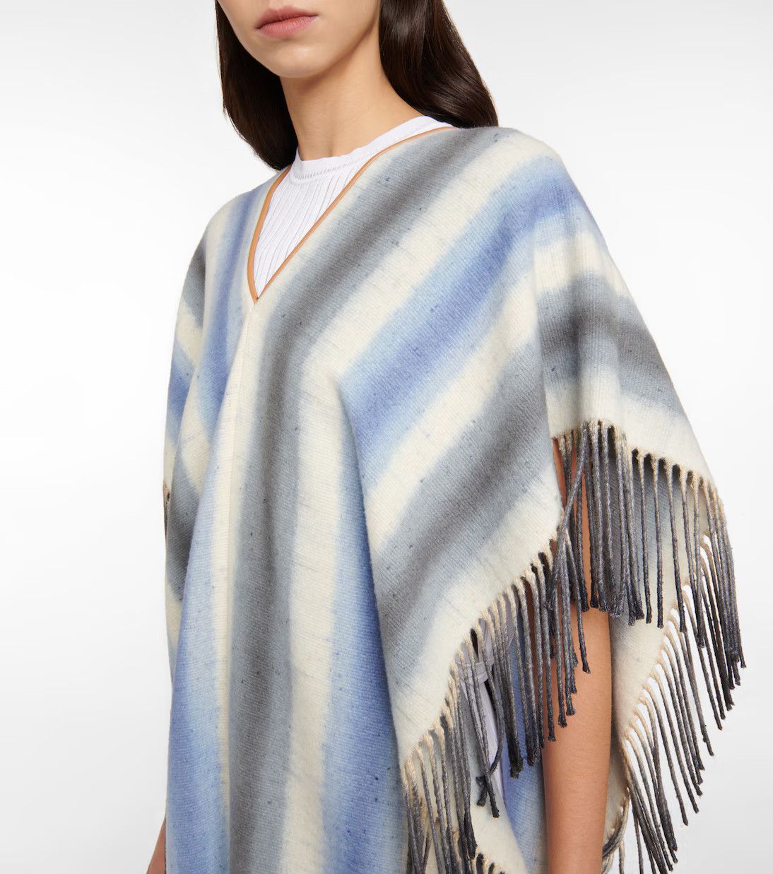 Chloe o1y0825 Size : OS / V-neck Cloak in Multicolor Size ONE SIZE - 3 Thumbnail