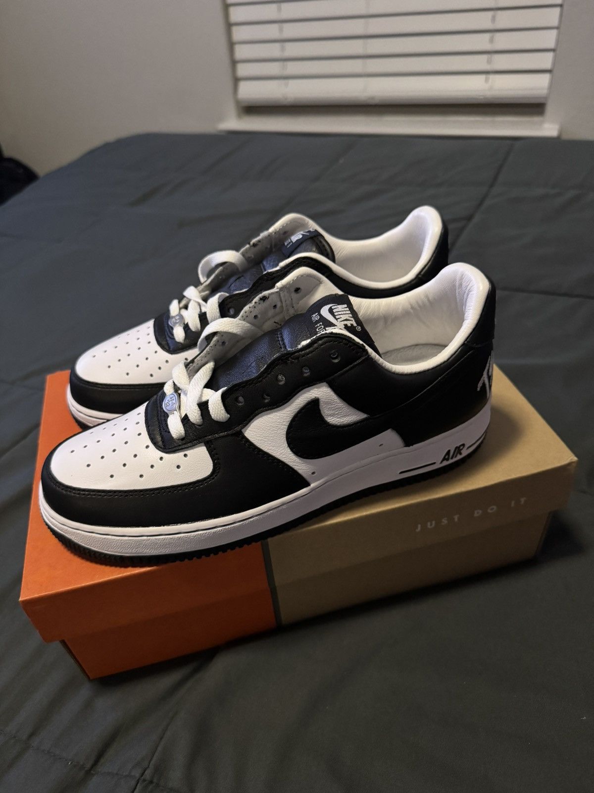 Nike Air Force One Low x Terror Squad “Blackout” Size US 7.5 / EU 40-41 - 1 Thumbnail
