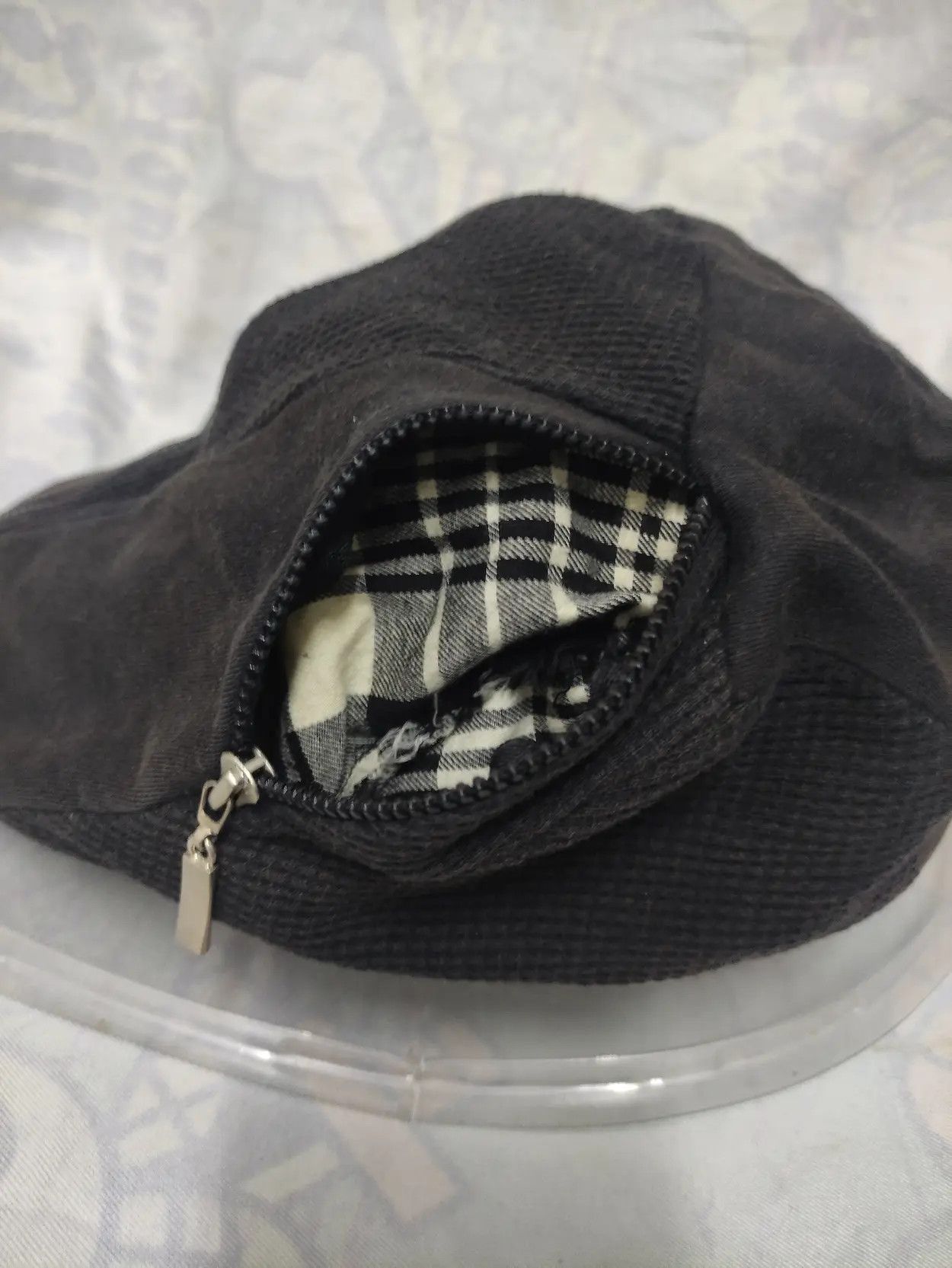 French Connection FRENCH CONNECTION BARETTA CAP RARE DESIGN Size ONE SIZE - 7 Thumbnail