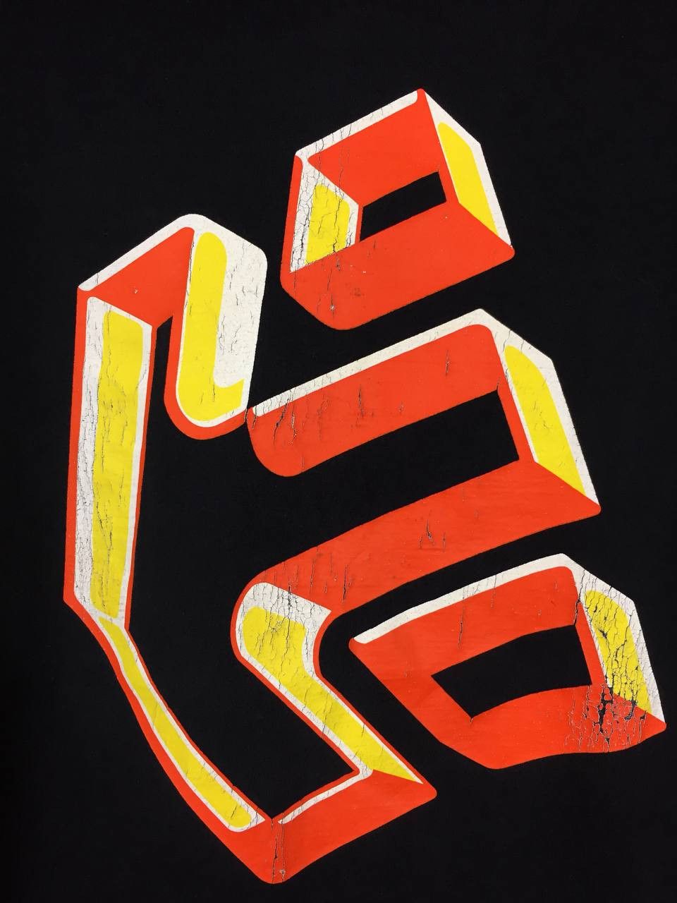 Etnies Vtg Etnies Skateboards Big Logo Skate Tee Size US XL / EU 56 / 4 - 5 Thumbnail