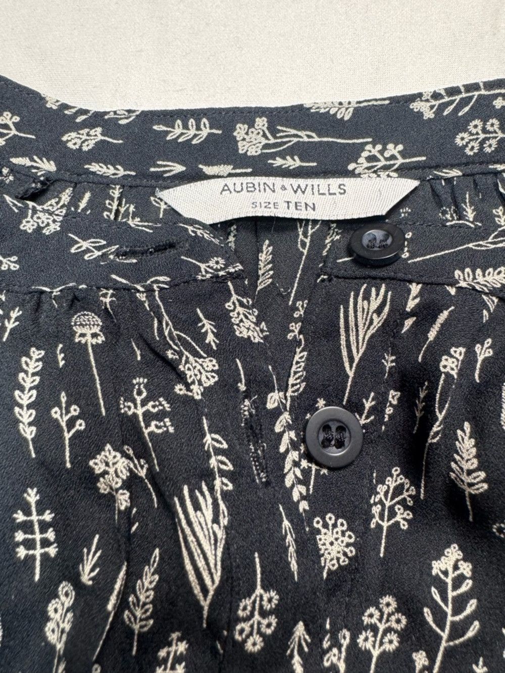 Other Aubin & Wills 100% Silk Black Floral Print Blouse Size 10 Size L / US 10 / IT 46 - 6 Thumbnail
