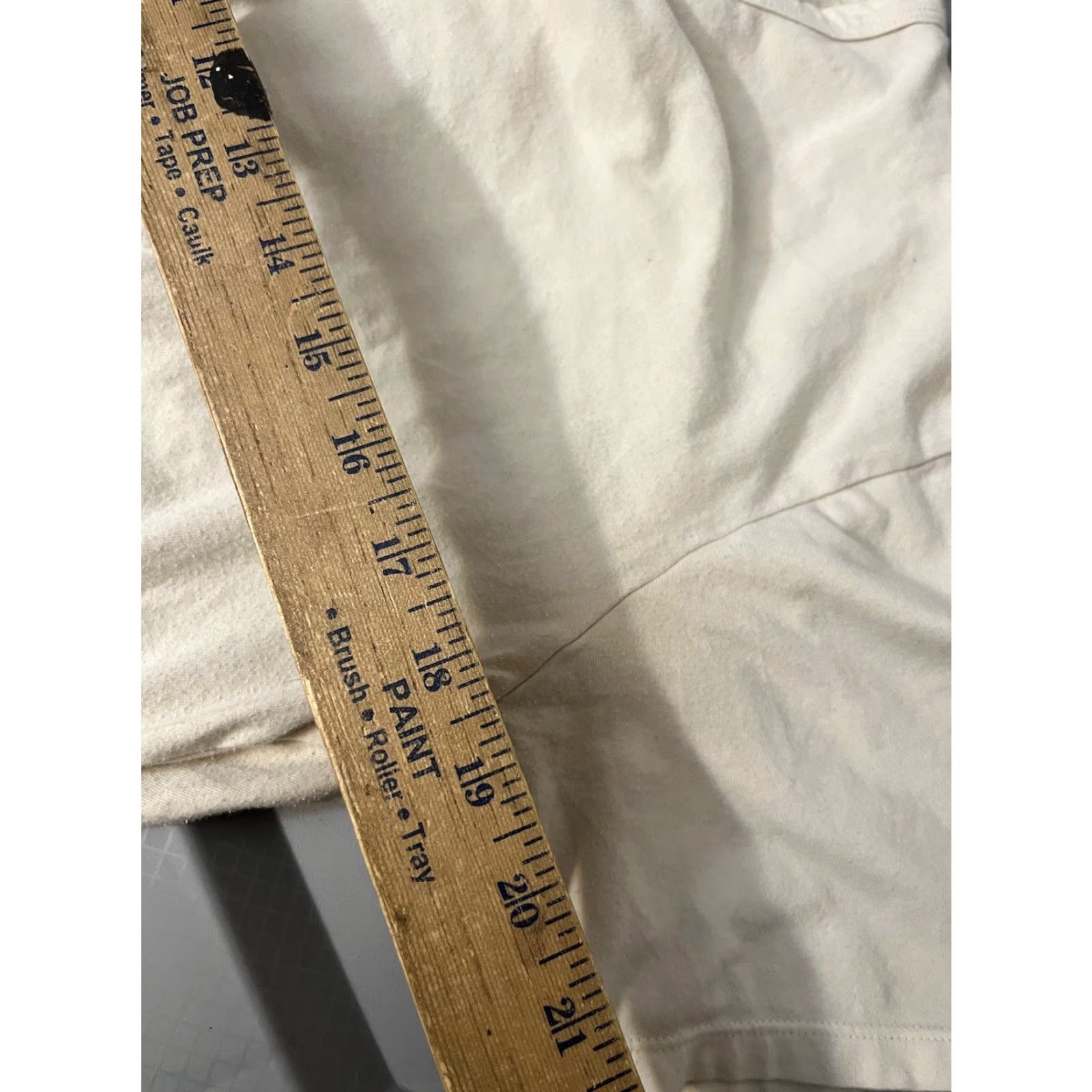 Calvin Klein Calvin Klein T-Shirt Men's L Short Sleeve V-Neck White Logo Solid Shirt Adult Large White Calvin Klein Mens T-Shirt Size US L / EU 52-54 / 3 - 6 Thumbnail
