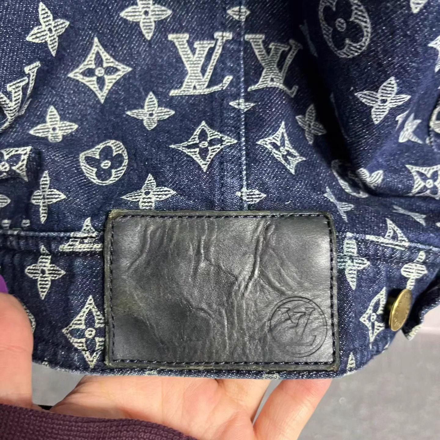 Louis Vuitton Louis Vuitton blue all-over logo monogramcasual denim jacket Size US M / EU 48-50 / 2 - 4 Thumbnail
