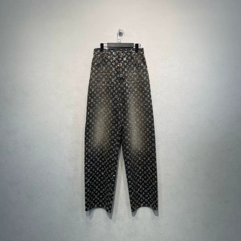 Louis Vuitton Louis Vuitton Limited logo full diamond jeans Size US 28 / EU 44 - 1 Thumbnail