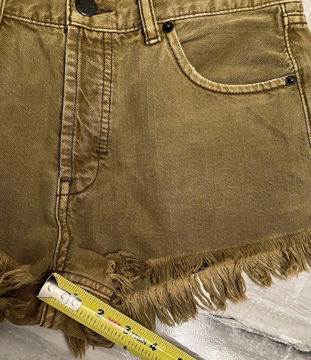 Free People Free People We the Free Cutoff Raw Hem Shorts Button Fly Size 28" / US 6 / IT 42 - 6 Thumbnail