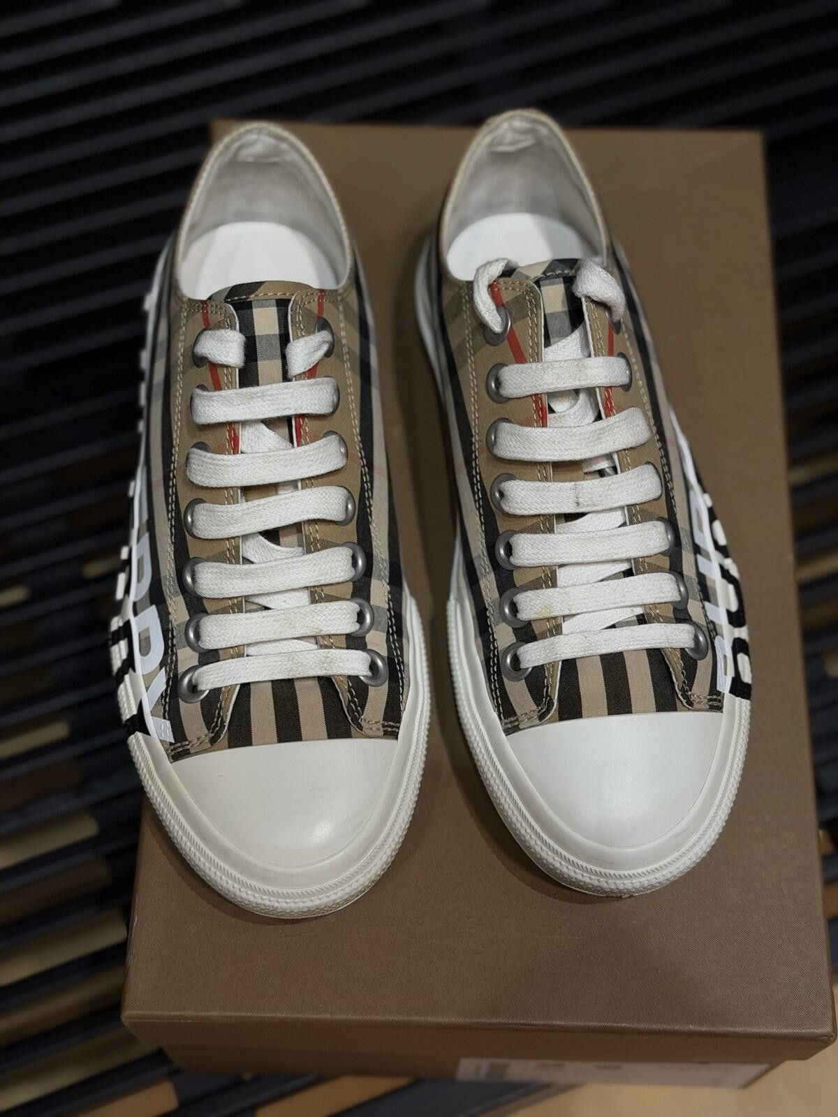 Burberry Burberry Women's Check Logo Lace-Up Size 36.5EU/6.5US W Size US 6.5 / IT 36.5 - 9 Thumbnail