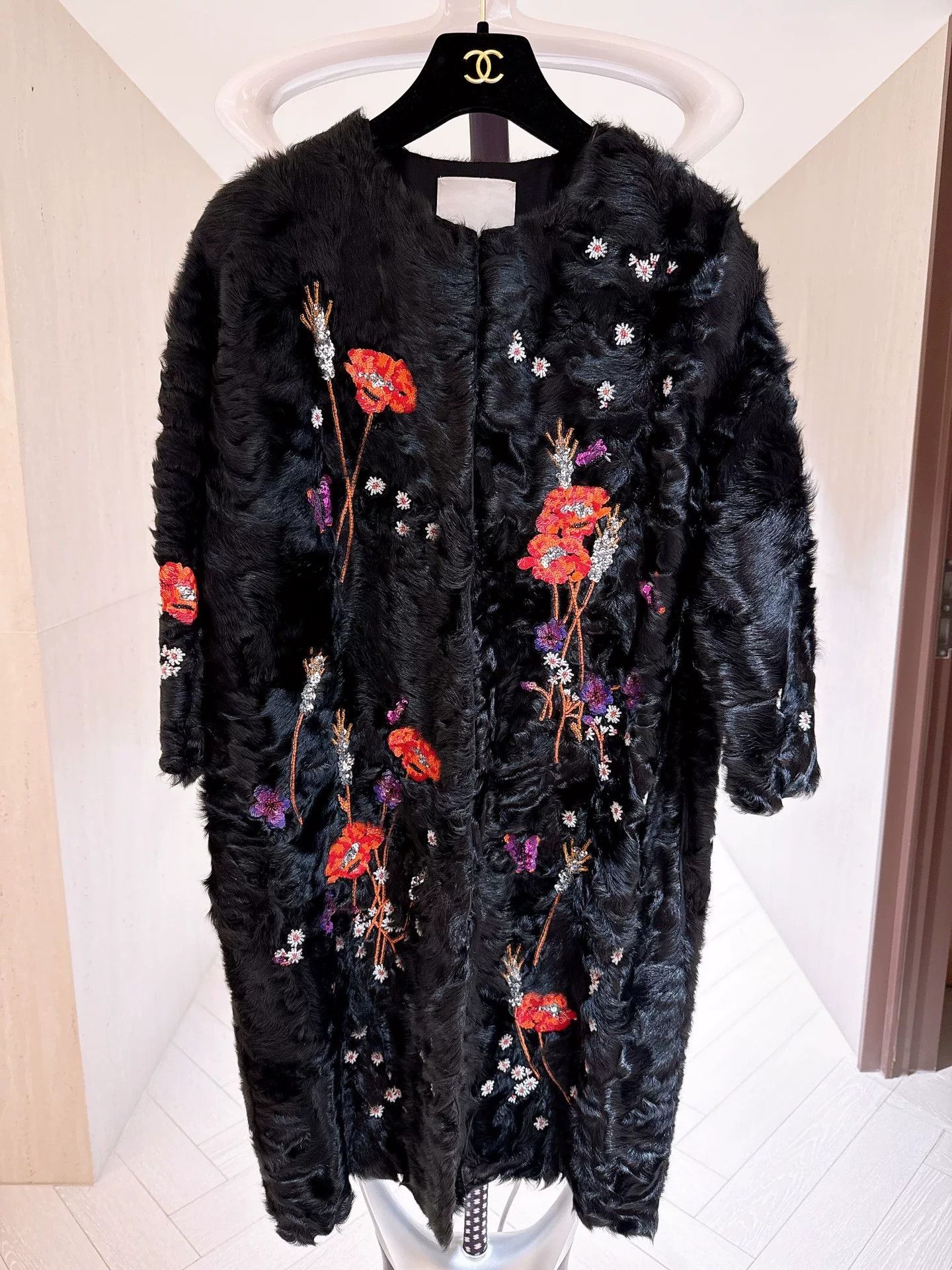 Valentino Valentino Embellished Lamb Fur Coat Size US L / EU 52-54 / 3 - 1 Thumbnail