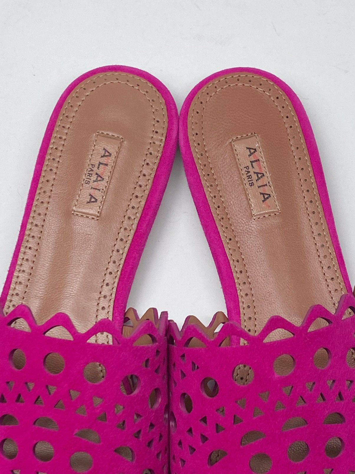 Alaia Alaia Vienne Suede Flat Sandals size 39 Size US 9 / IT 39 - 10 Thumbnail