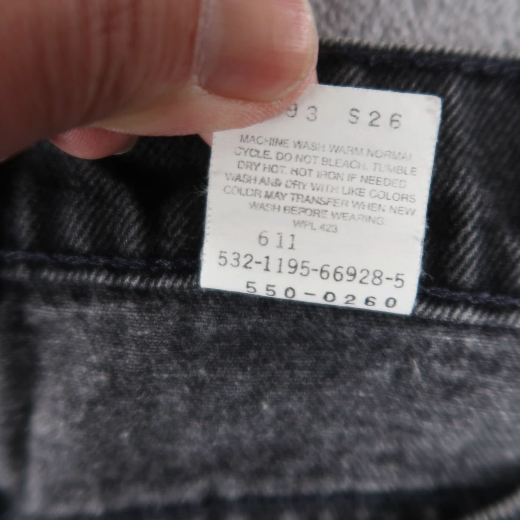 Levi's VINTAGE Levi's 550 Jeans Men 36 Black Denim Relaxed Fit 1990s USA 5-Pocket Design Leather Patch Distressed 36x36, 33.5x35.5 Size US 36 / EU 52 - 6 Thumbnail