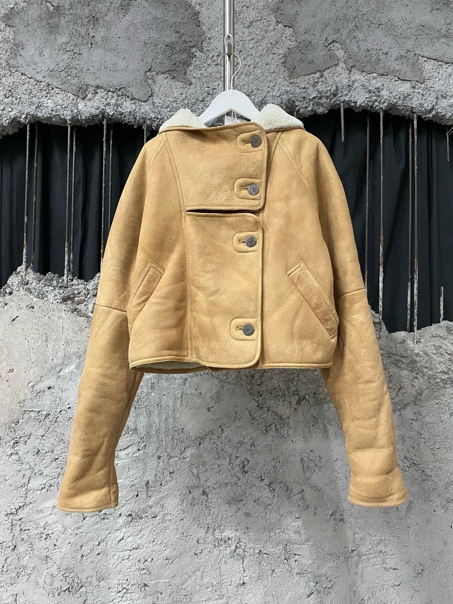 Loewe Loewe Fur Leather Jacket. Size XS / US 0-2 / IT 36-38 - 1 Thumbnail