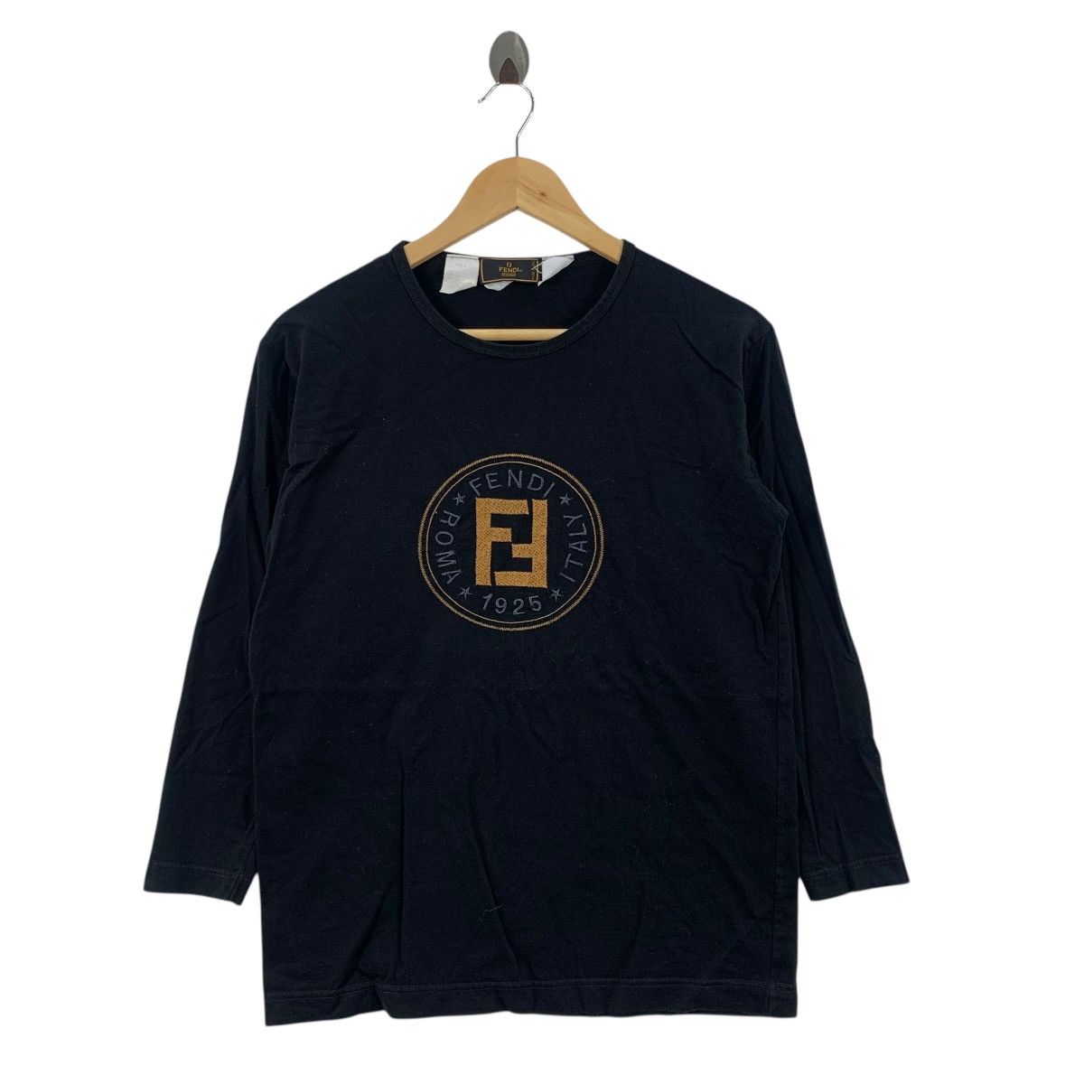 Fendi Vintage 90s FENDI MAGLIA Embroidered Italy Tshirt Size US S / EU 44-46 / 1 - 1 Thumbnail