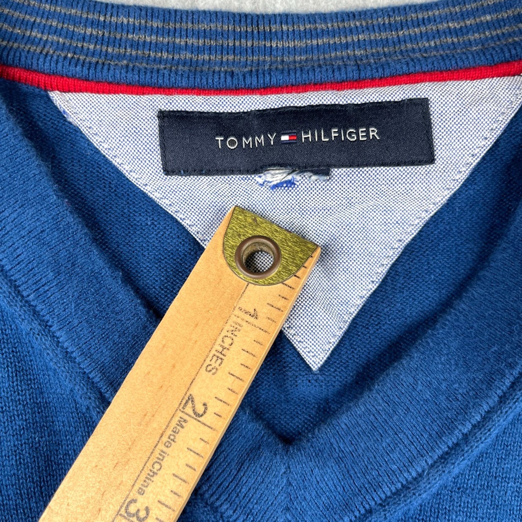 Tommy Hilfiger Tommy Hilfiger Seater Vest Mens Medium Blue Embroidered Logo V-Neck Preppy Vest Sweater Men Regular Fit Knit Cotton Sleeveless Short Sleeve? Size US M / EU 48-50 / 2 - 4 Thumbnail