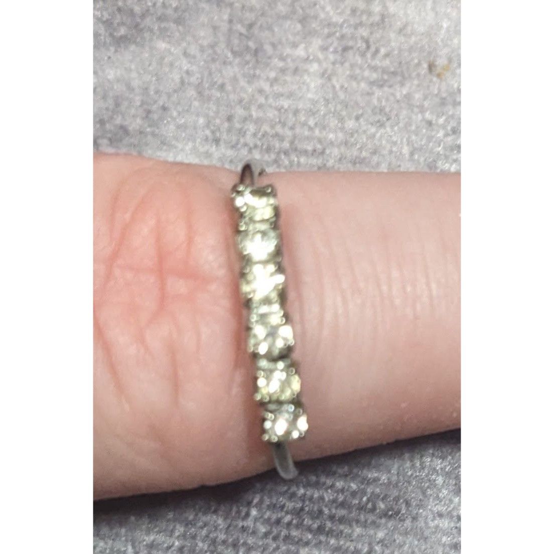 Other Simple Elegant Rhinestone Line Silver Tone Ring Size 8 1/4 Size ONE SIZE - 9 Thumbnail