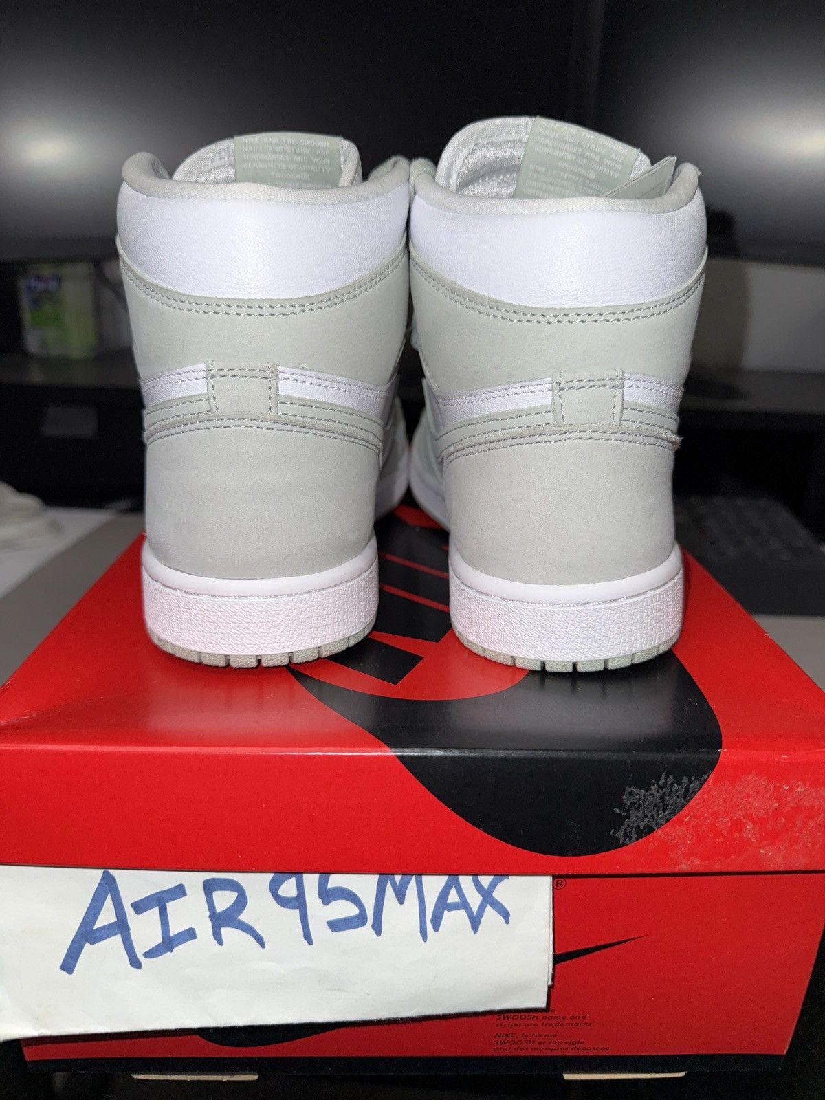 Nike Nike Air Jordan 1 High OG Women Seafoam Size US 7.5 / IT 37.5 - 2 Thumbnail
