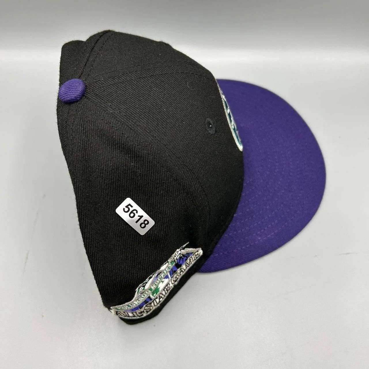 New Era Seattle Mariners Hat Men 7 1/4 Black Purple MLB Fitted Cap Size ONE SIZE - 9 Thumbnail