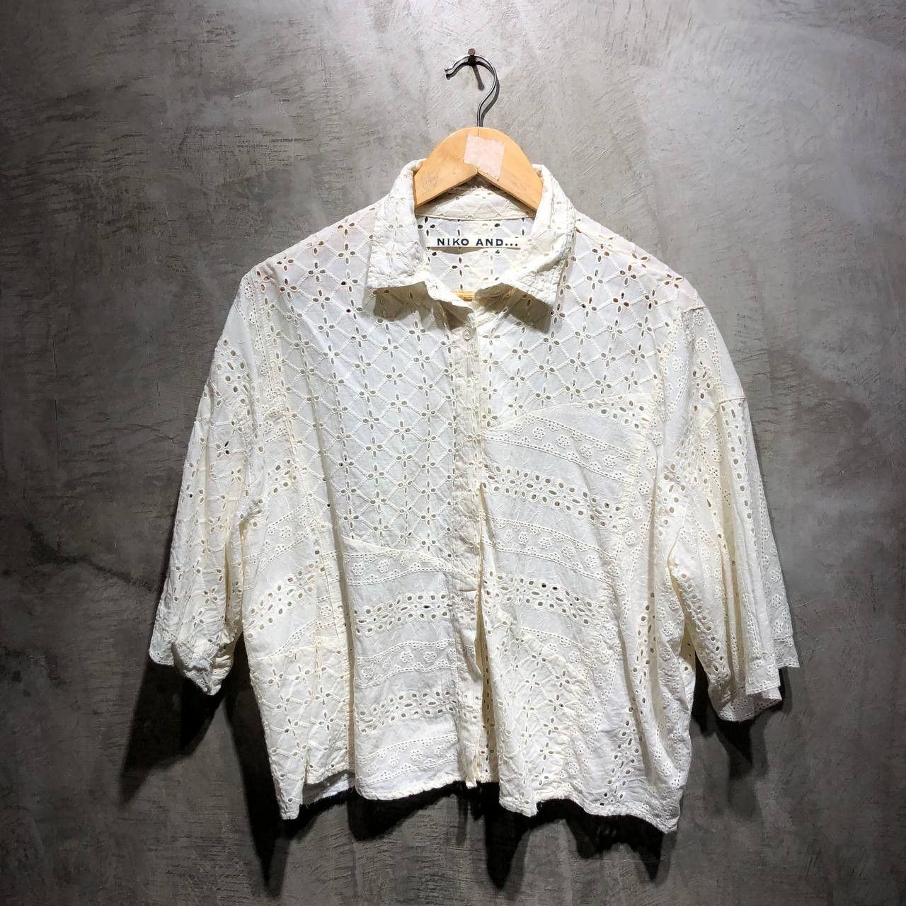 Niko And… embroidered lace patchwork cropped shirt