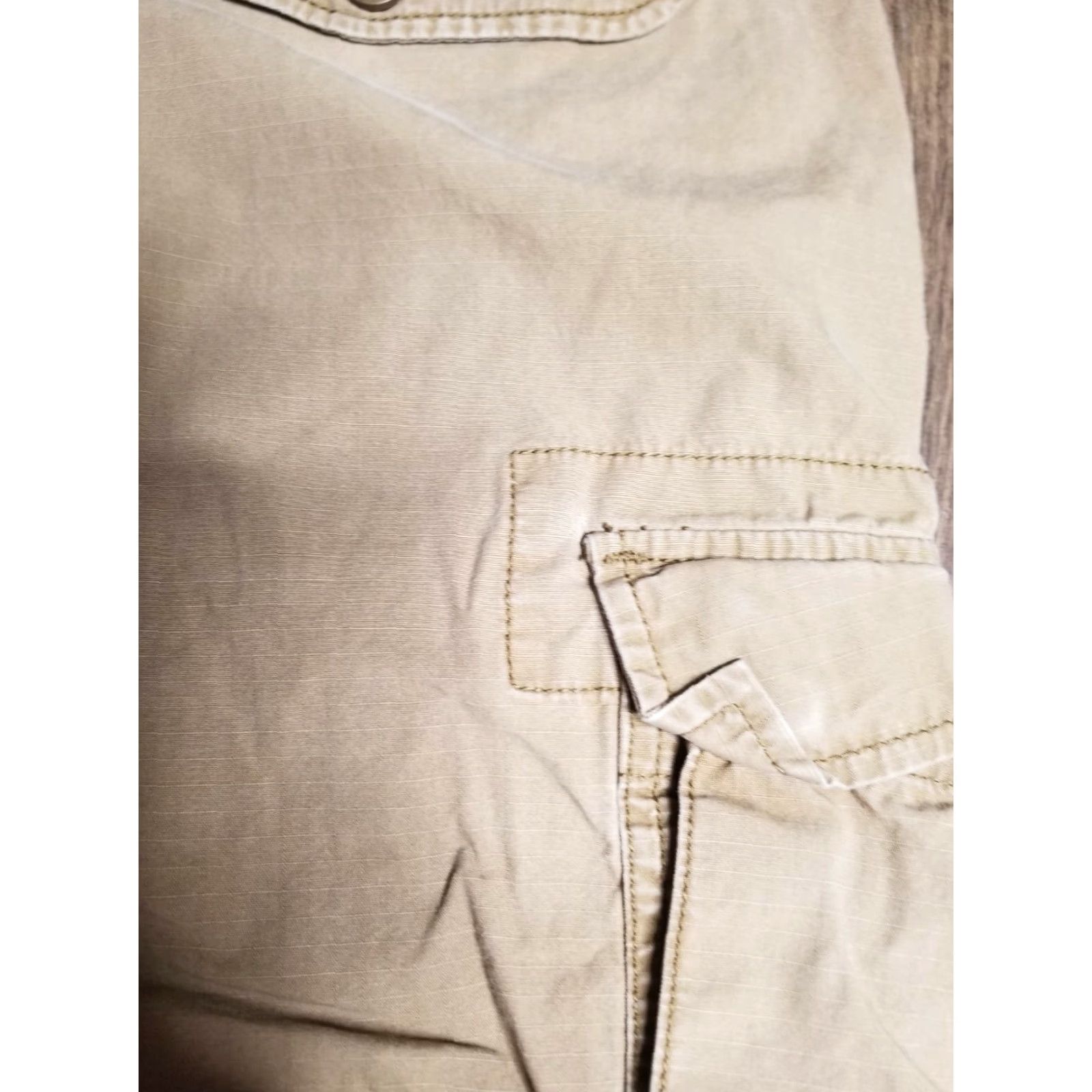 Levi's Levi's Cargo Shorts | Size 42 | Khaki Beige | Distressed Cargo Pockets | Men | Regular Fit | Summer | Cotton Twill | Be... Size US 42 / EU 58 - 3 Thumbnail