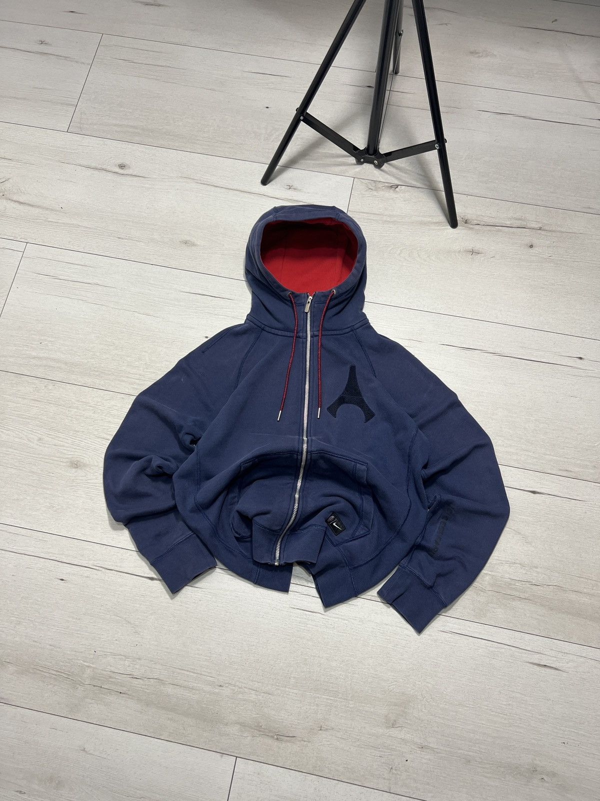 Nike × Vintage Nike x Psg zip Hoodie Eiffel Tower Washed style authentic Size US M / EU 48-50 / 2 - 2 Thumbnail