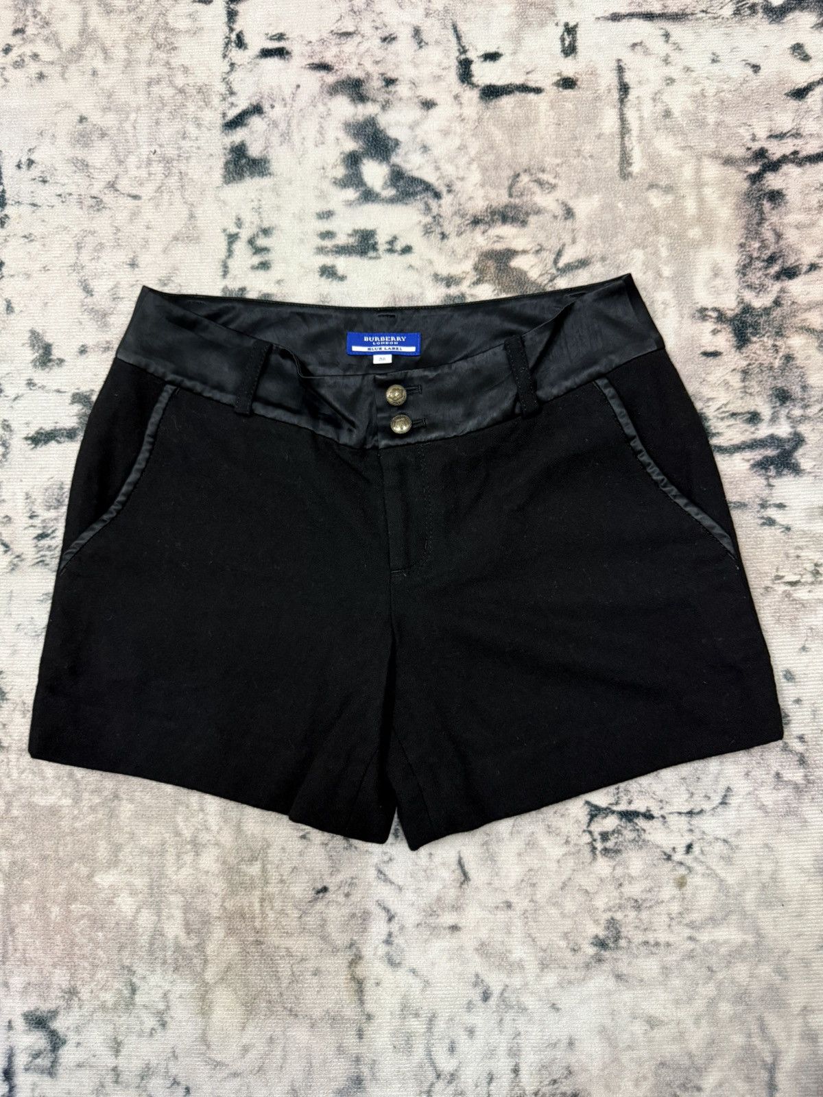 Burberry × Designer × Japanese Brand Burberry London Blue Label Wool Short Pants Size 28" / US 6 / IT 42 - 1 Thumbnail
