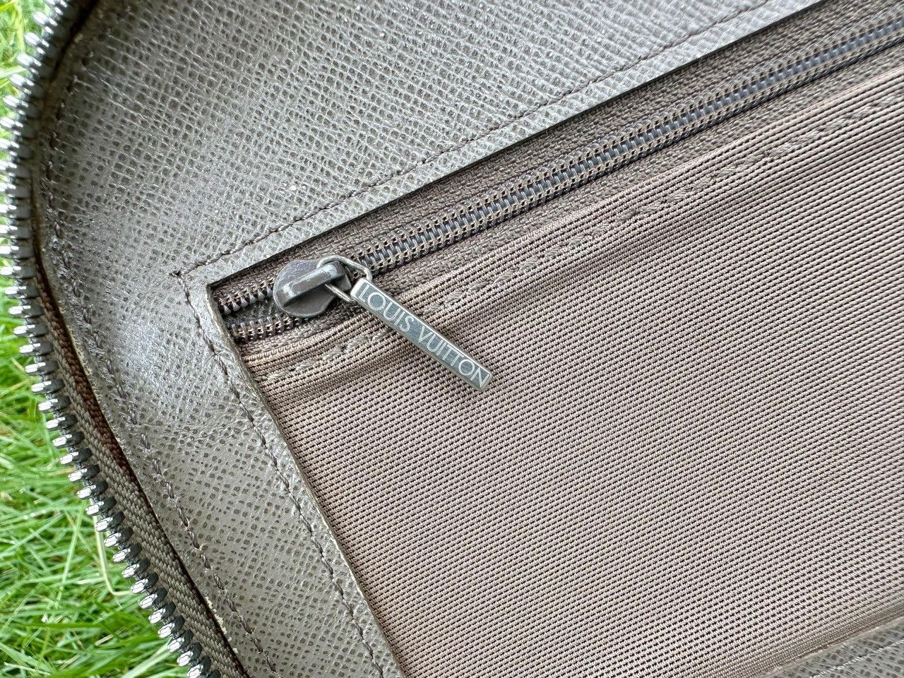Louis Vuitton Authentic Louis Vuitton Damier Geant Mage Bum/Belt Bag Size ONE SIZE - 6 Thumbnail