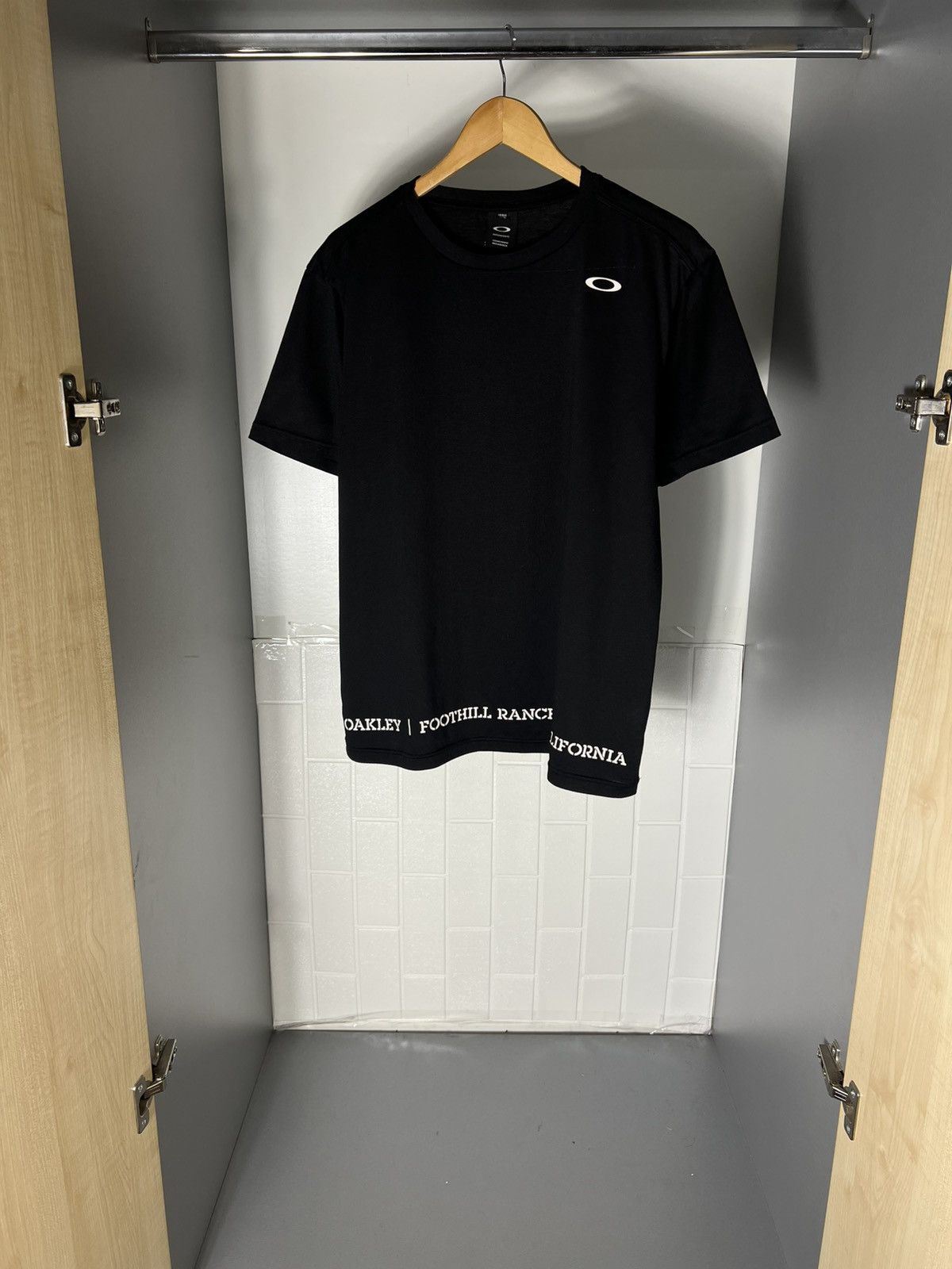 Oakley VINTAGE OAKLEY RUNNING T-SHIRT SURF DESIGNER RETRO Y2K 90s Size US L / EU 52-54 / 3 - 5 Thumbnail