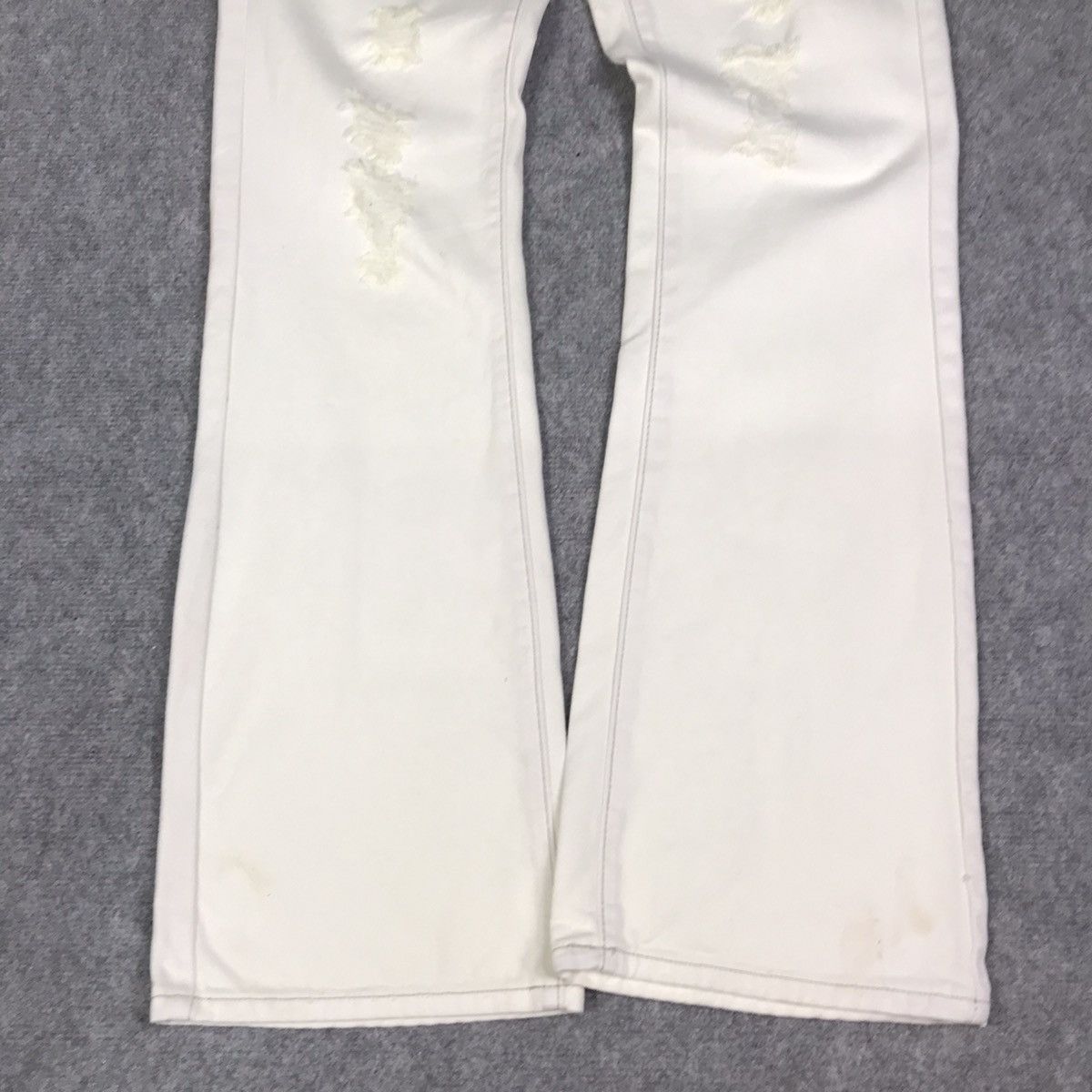 If Six Was Nine × Japanese Brand × Tornado Mart SNUFF DENIM JAPAN STYLE DISTRESSED BOOTCUT PANTS Size US 32 / EU 48 - 2 Thumbnail