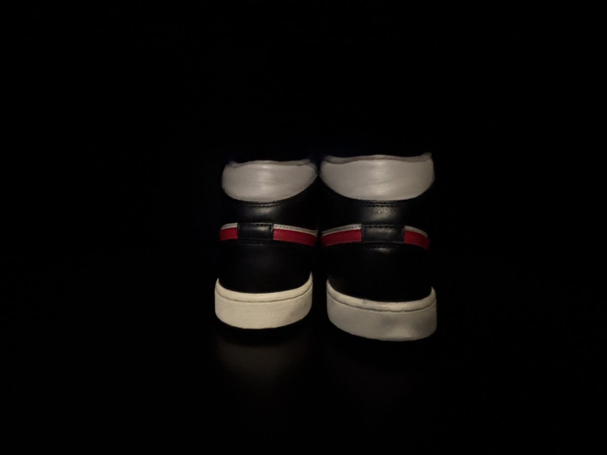 Nike Air Jordan 1 Women’s Size US 10.5 / IT 40.5 - 3 Thumbnail