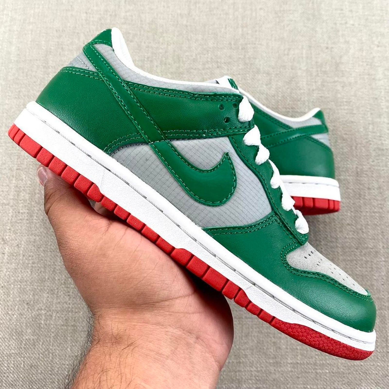 Nike 2008 Nike Dunk Low “Pine Green” Size US 6 / IT 36 - 1 Thumbnail