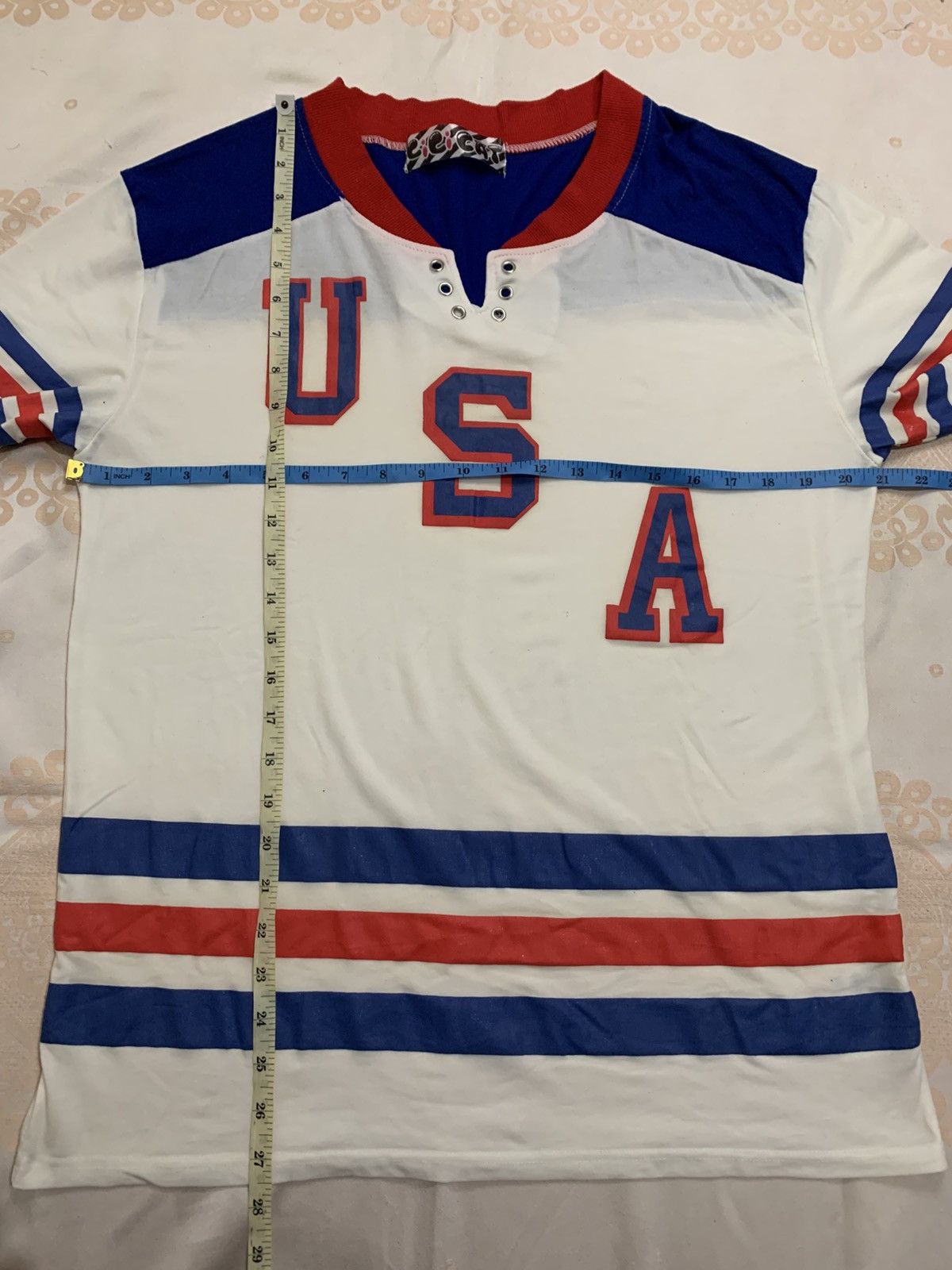 Vintage Vintage USA Red Blue Stripe Tshirt Size US L / EU 52-54 / 3 - 6 Thumbnail
