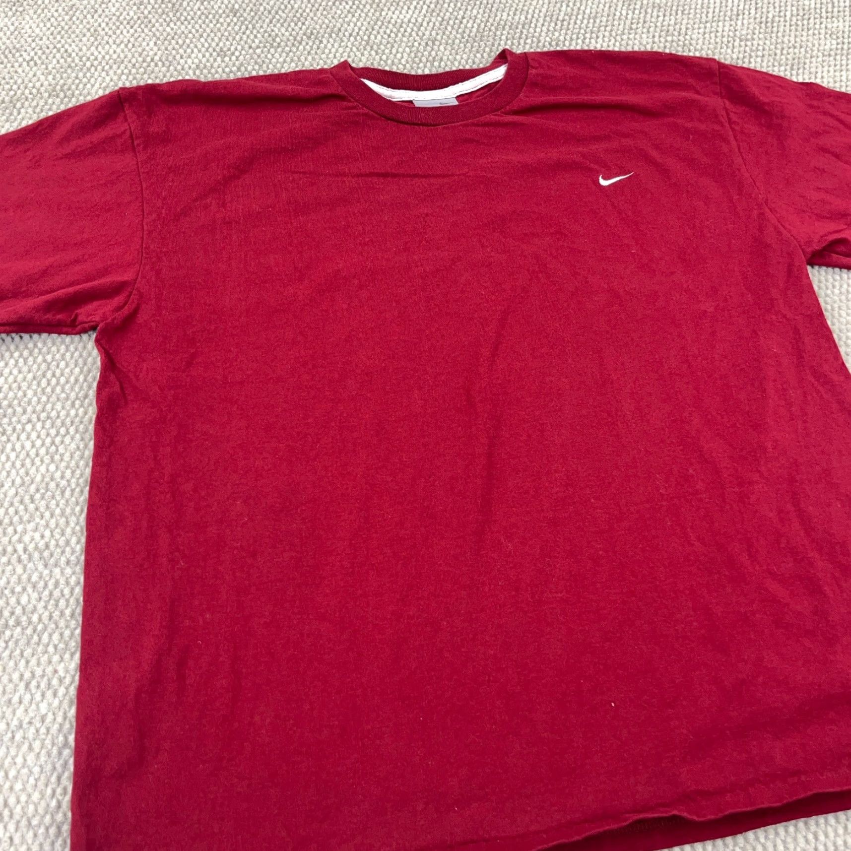 Nike VINTAGE Nike Shirt Men XL Red White Tee Mini Swoosh 2000s Gray Tag Adult Shirt XL Red White Nike Retro Classic 2000s Mens Size US XL / EU 56 / 4 - 5 Thumbnail