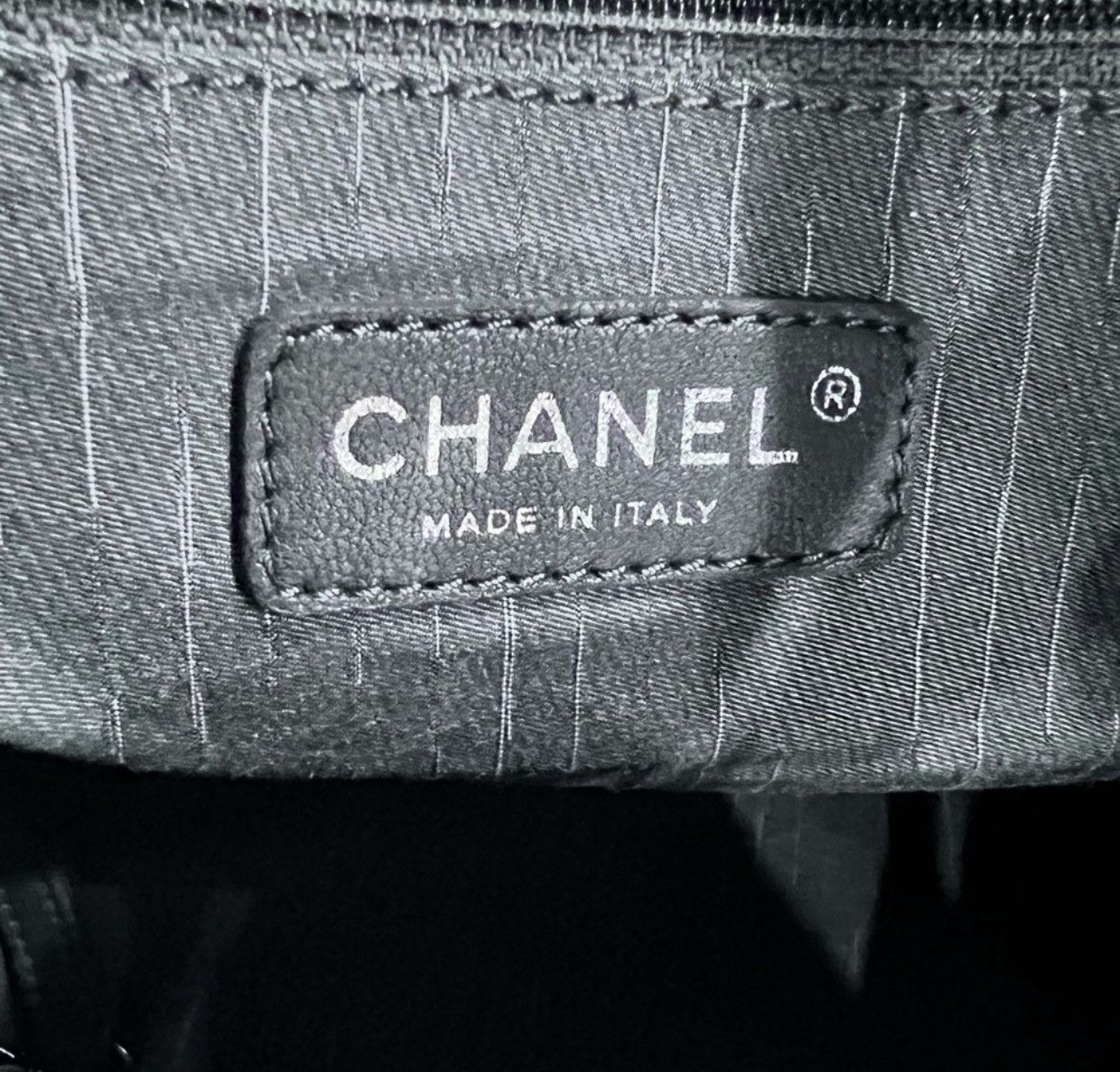 Chanel Chanel Black Leather Tote Size ONE SIZE - 5 Thumbnail
