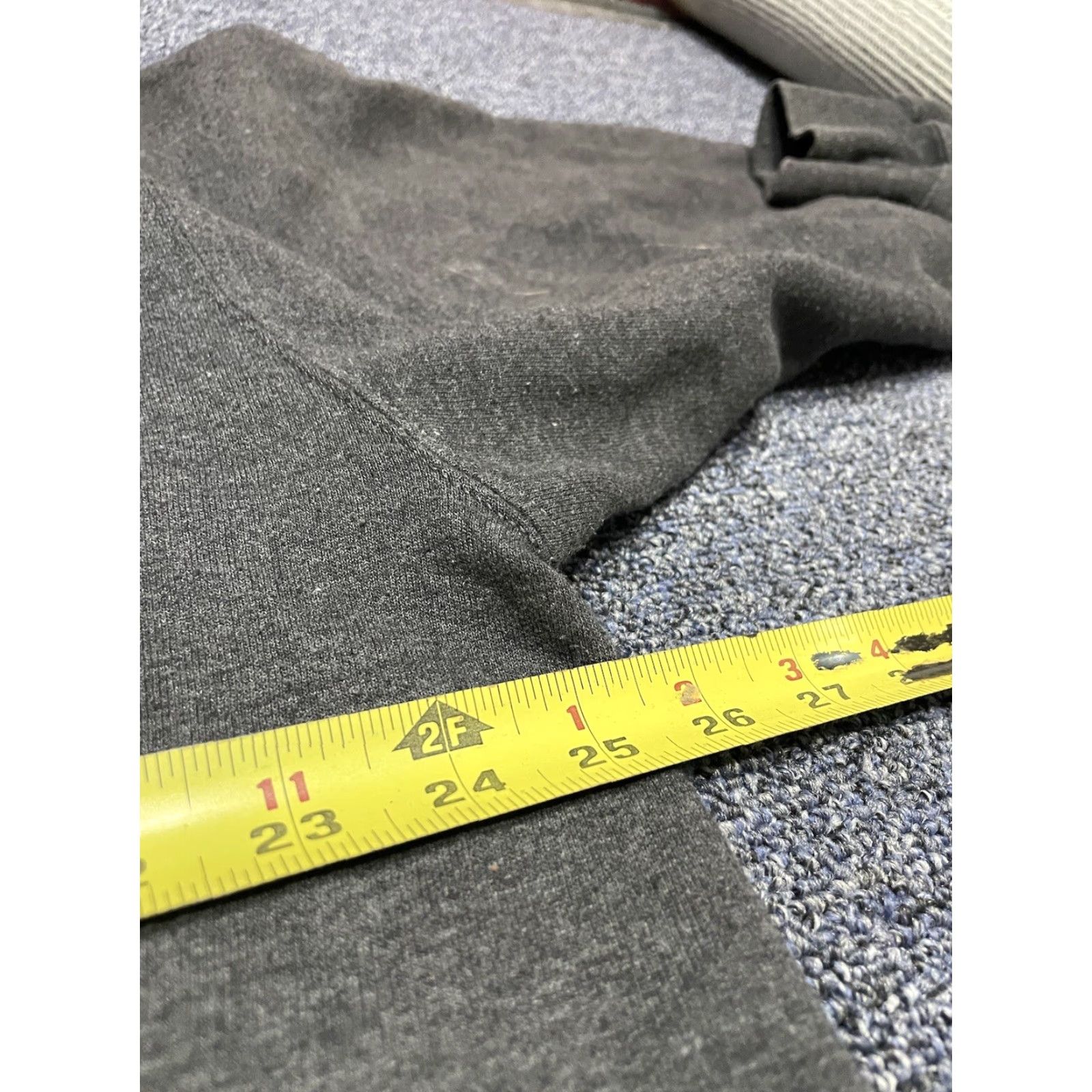 Vintage Krispy Kreme Full Zip Hoodie Gray XL Unisex Adults 90s Logo Embroidered Pockets Hooded Zip 3 Season (Fall Winter Spring) Shirt? Size US XL / EU 56 / 4 - 4 Thumbnail