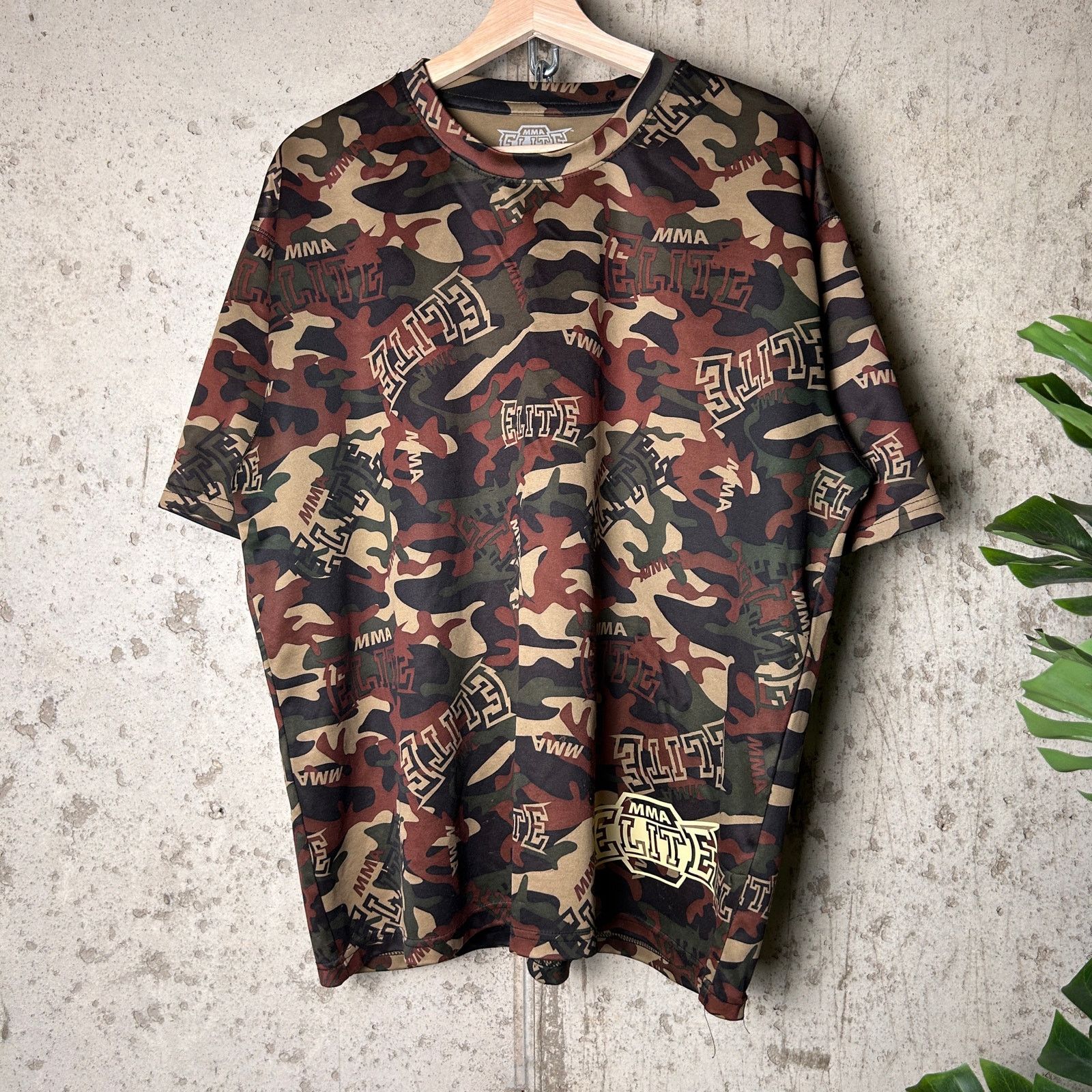 Tapout MMA Elite Army Camo Large Y2K Stretchy Gym Shirt Size US L / EU 52-54 / 3 - 1 Thumbnail