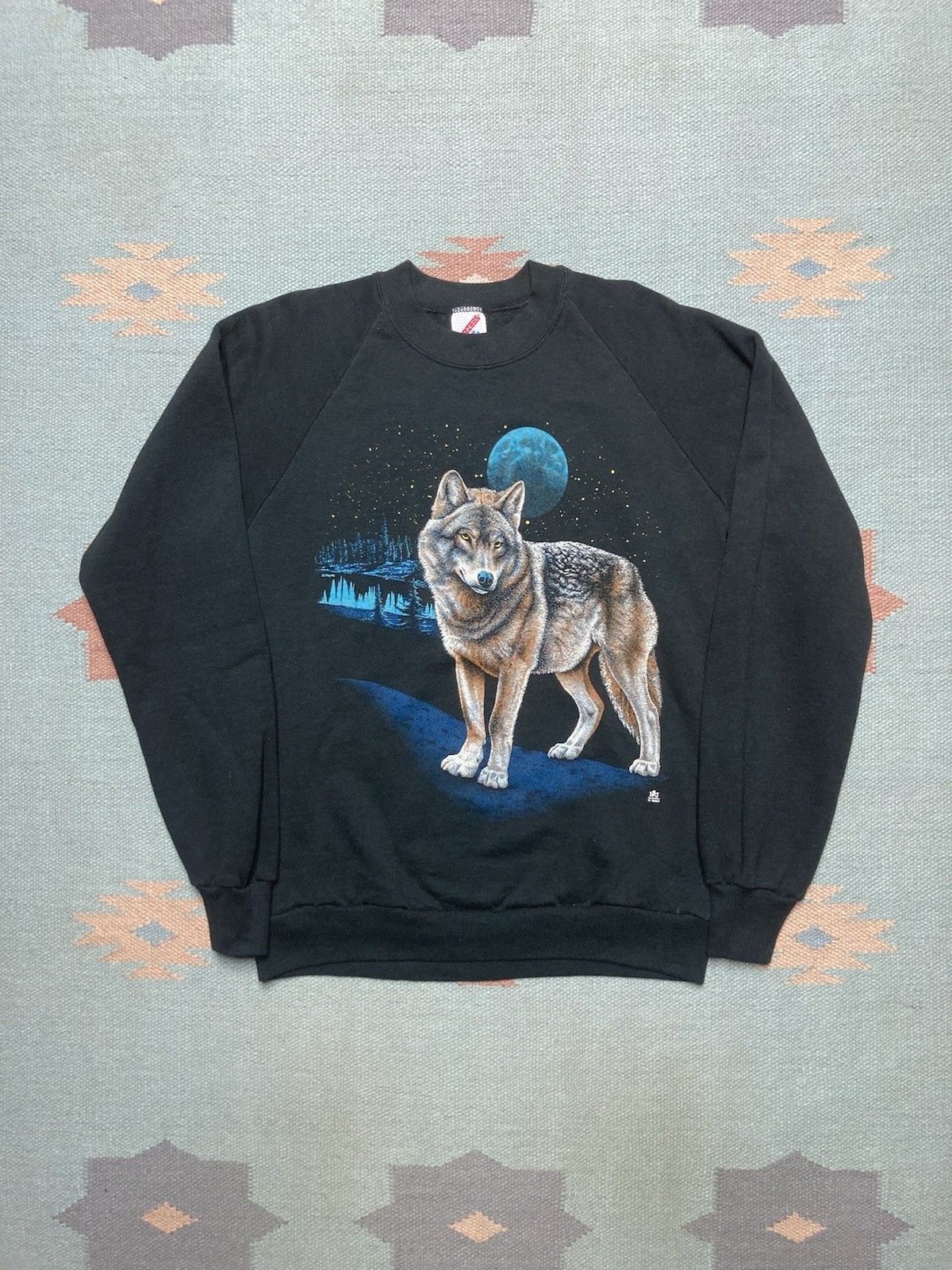 Vintage Vtg 80s sweatshirt wolf animal nature tee night moon medium Size US M / EU 48-50 / 2 - 1 Thumbnail