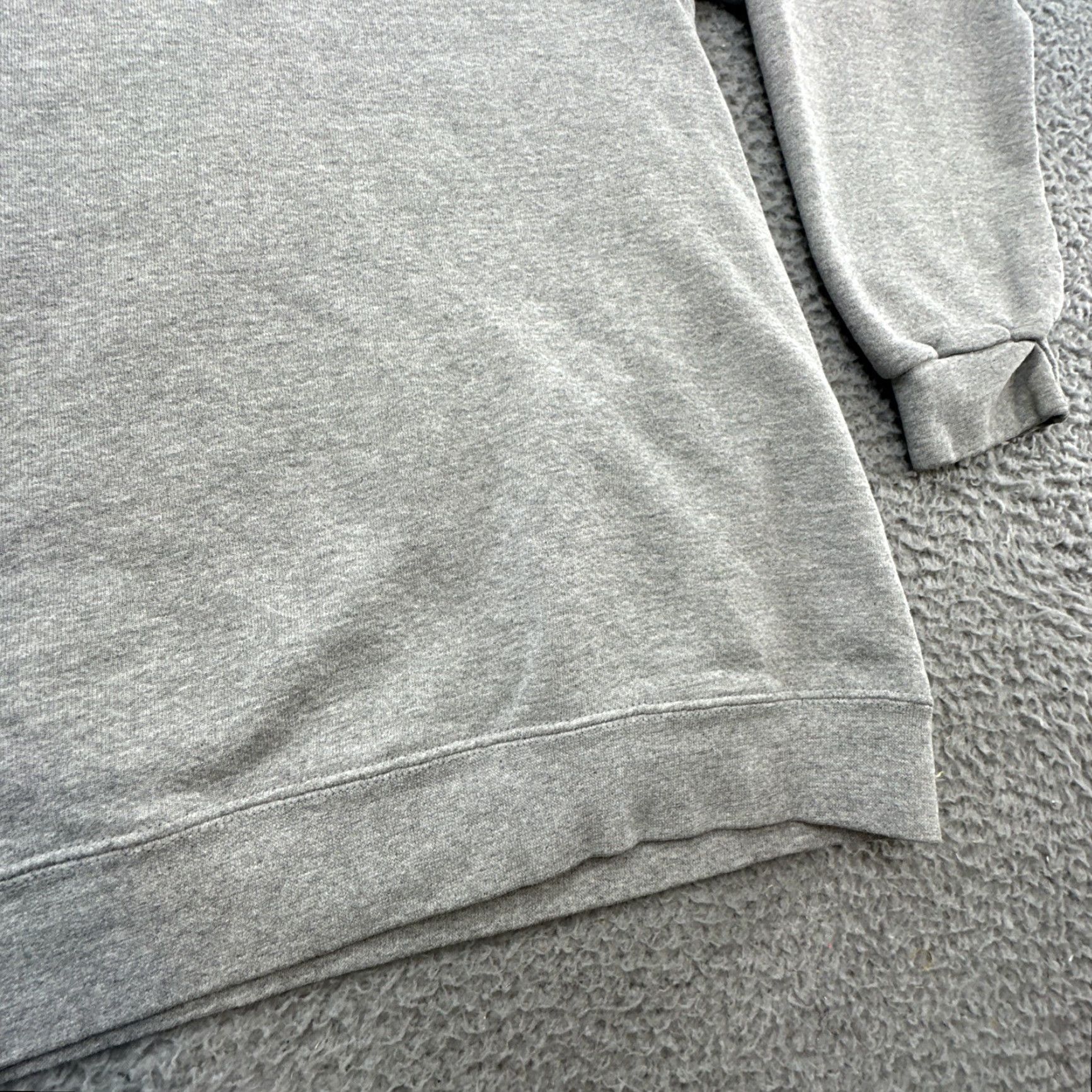 Nike VINTAGE Nike Gray Crewneck Sweatshirt XL Men Yellow Silver Tag Mini Swoosh 2000s Y2K Pullover Size US XL / EU 56 / 4 - 7 Thumbnail