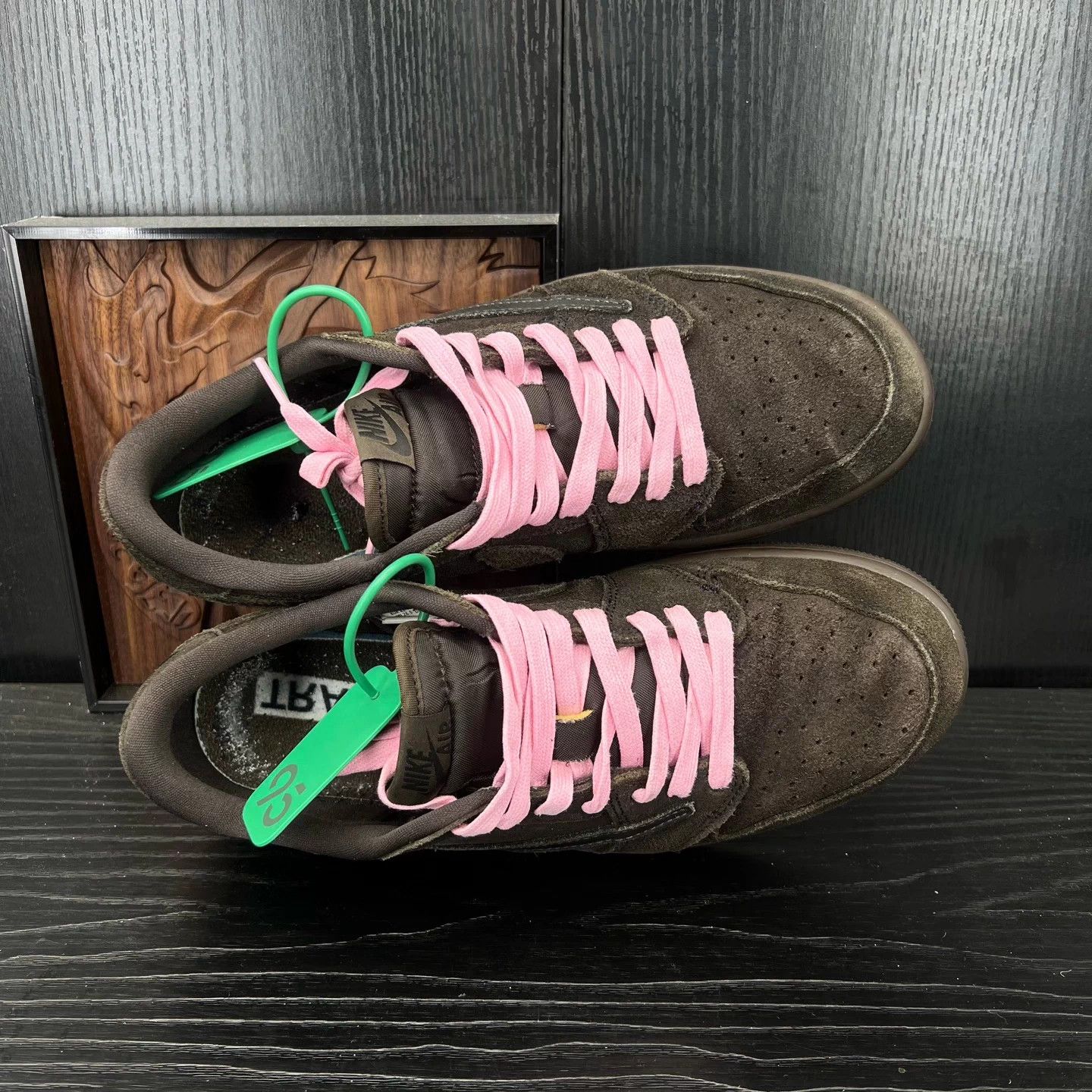 Nike AJ1 Low TS Velvet Barbed 9.0 Size 42 Size US 9 / EU 42 - 5 Thumbnail