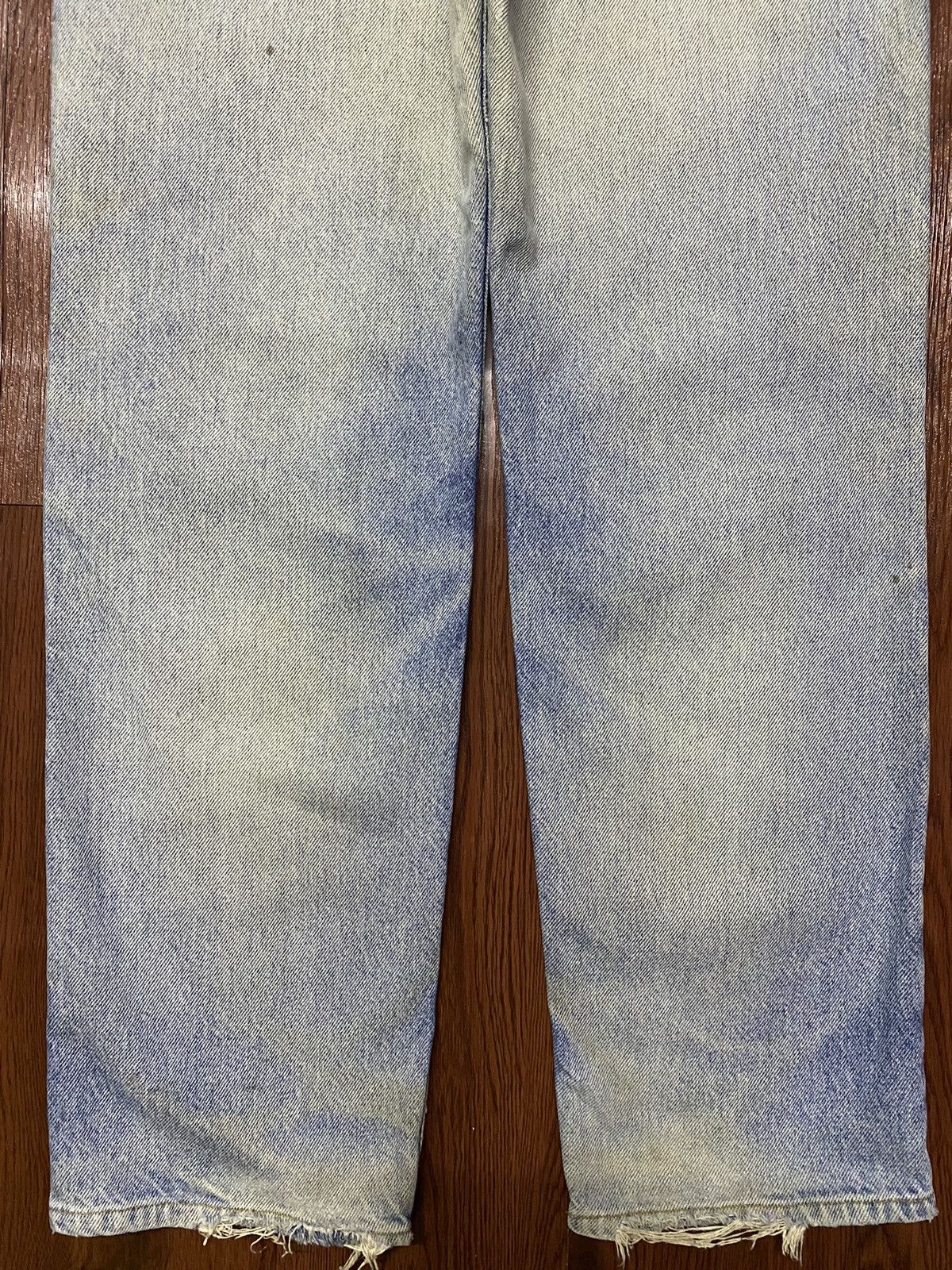 Levi's Vintage Clothing Vintage Levis 90s Blue Faded Wash Distressed Jeans Size US 28 / EU 44 - 6 Thumbnail