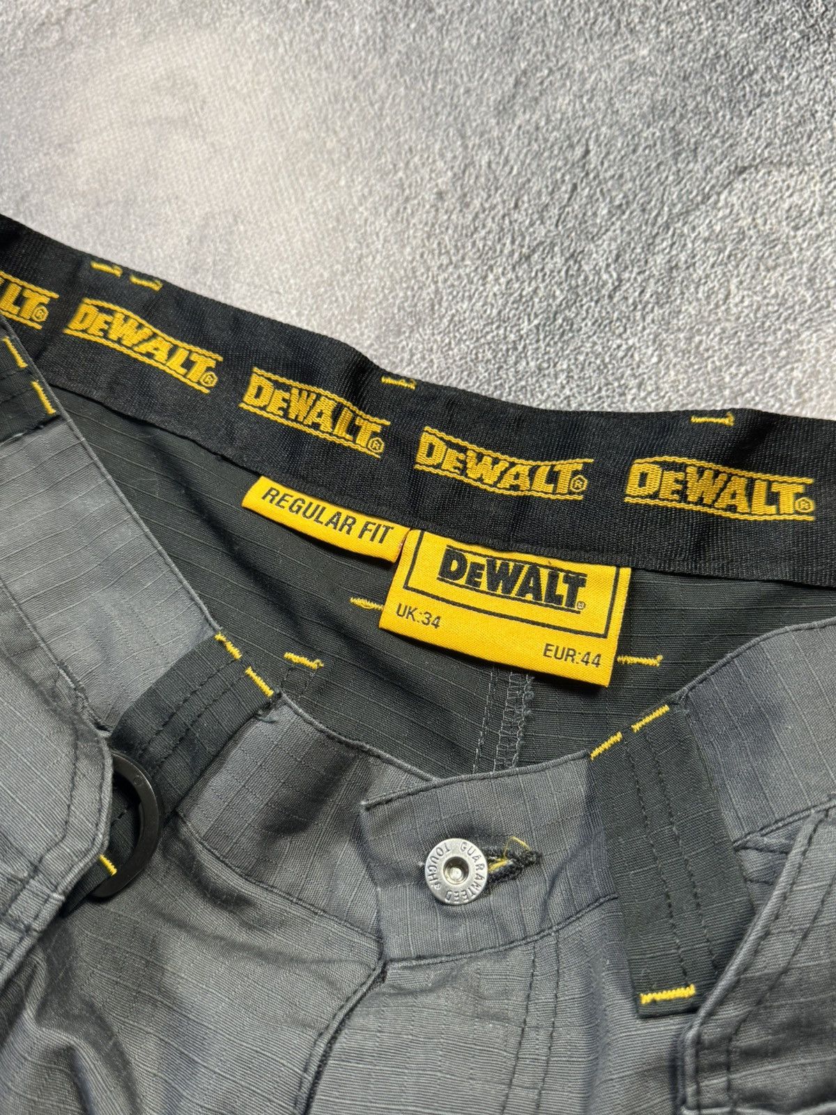 Other DeWALT Professional Cargo Work Shorts — Heavy Duty Size US 34 / EU 50 - 3 Thumbnail