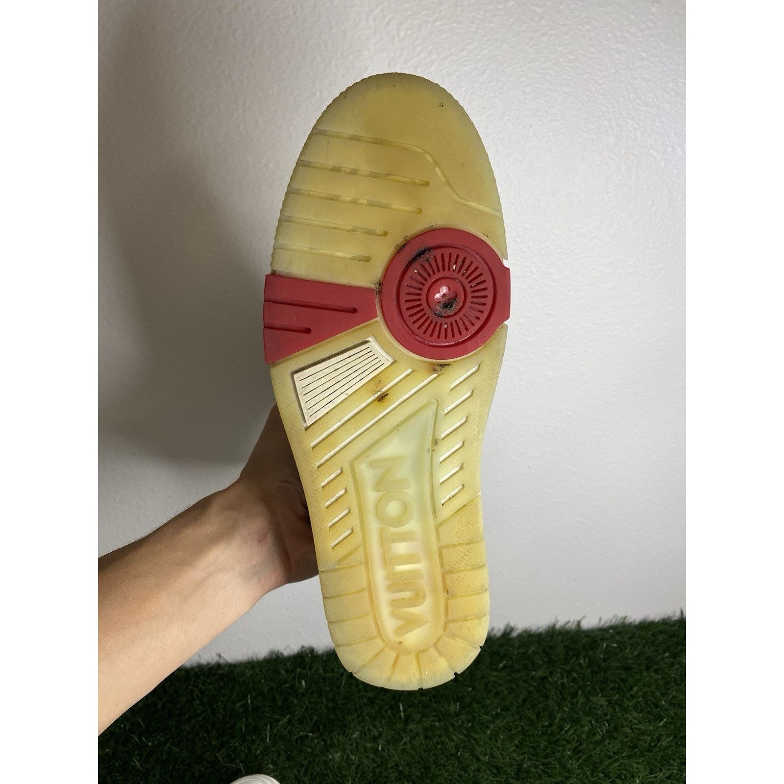 Louis Vuitton Size 8 LV - Louis Vuitton ‘White Red Blue’ Mid Trainer Size US 9 / EU 42 - 15 Thumbnail