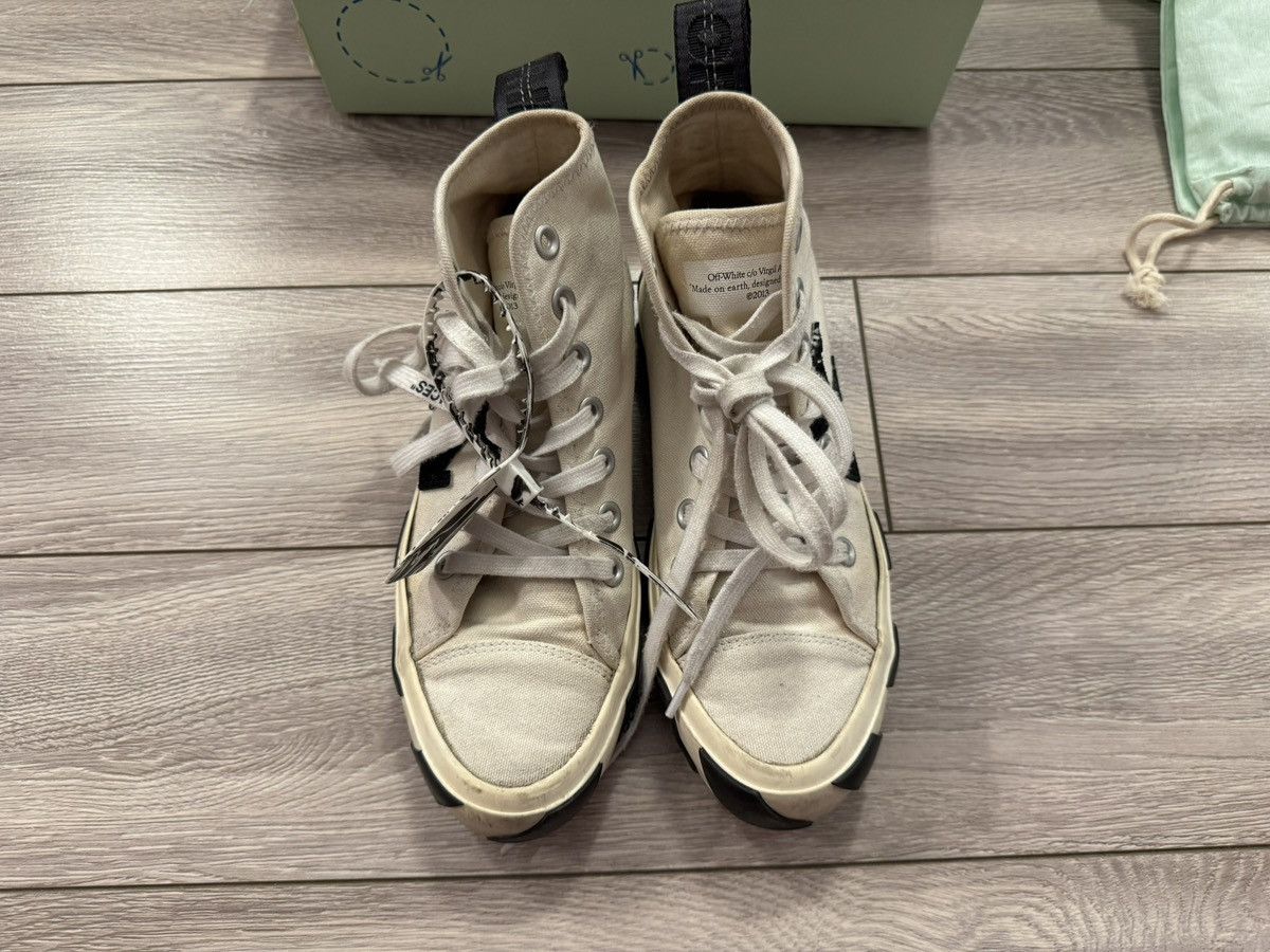 Off-White OFF-WHITE Mid Vulcanized Canvas Arrow Sneakers Size US 7 / IT 37 - 4 Thumbnail