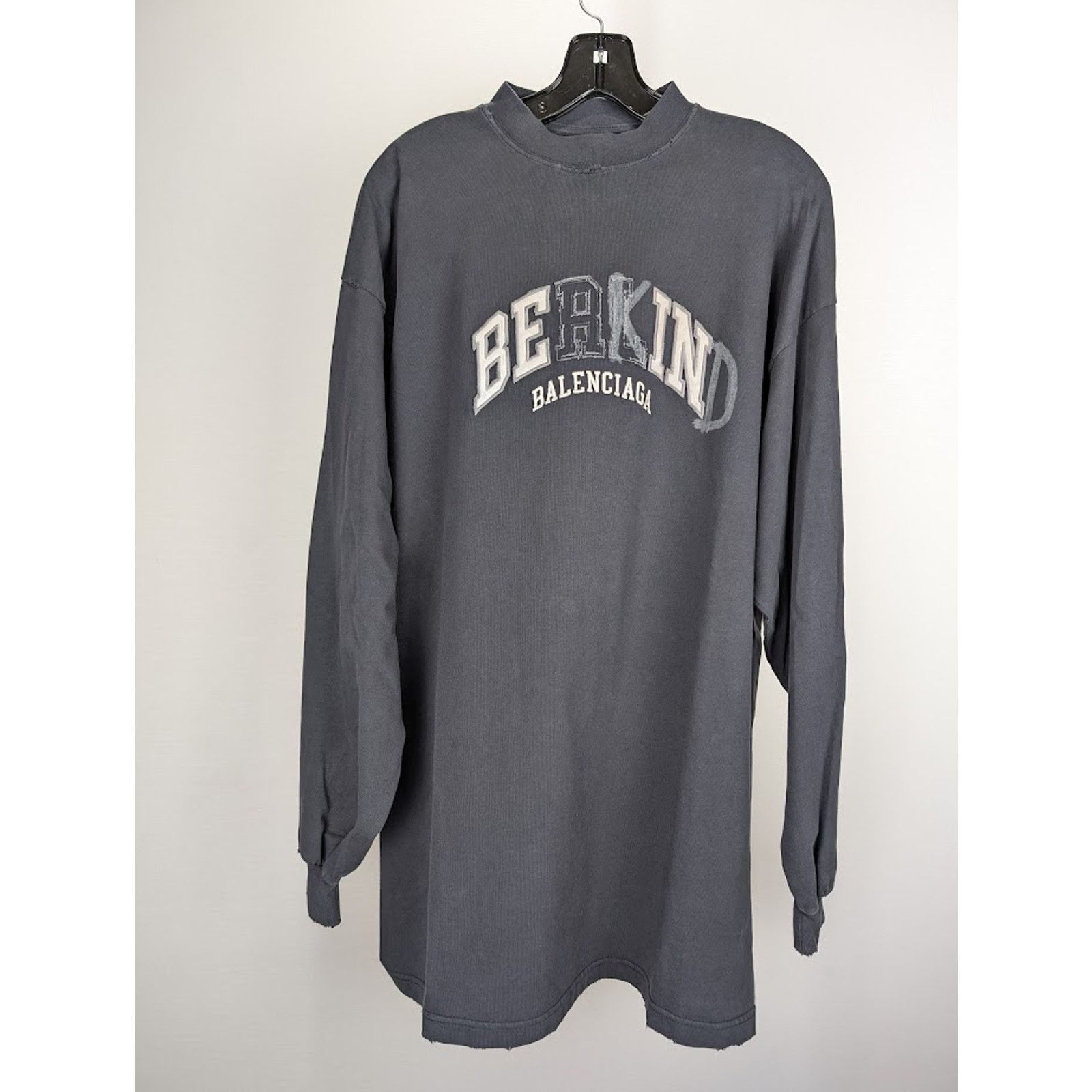 Balenciaga o1rshd1 Long Sleeve T-Shirt in Black Size US L / EU 52-54 / 3 - 1 Thumbnail